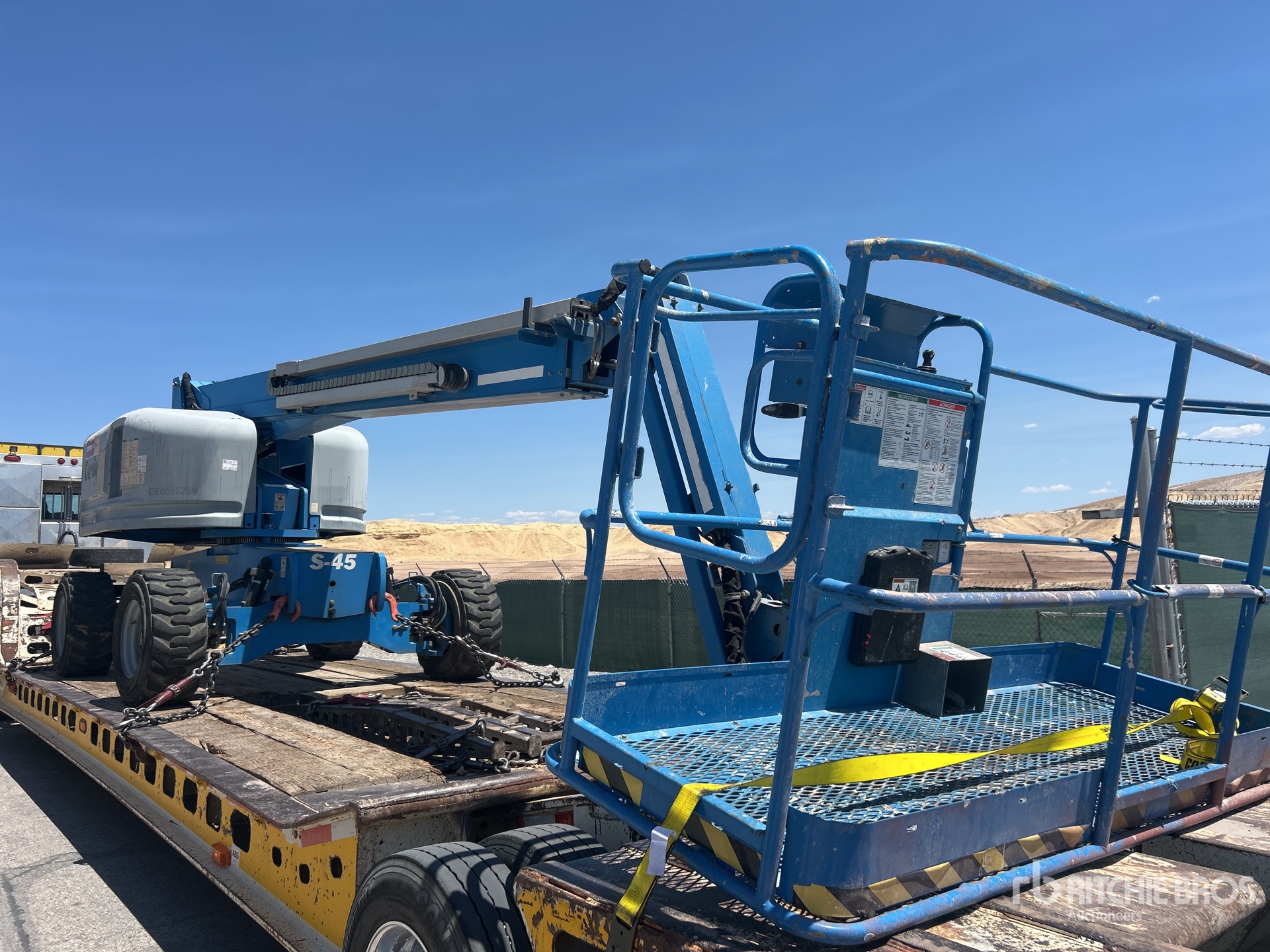 Photo of a 2014 Genie S45