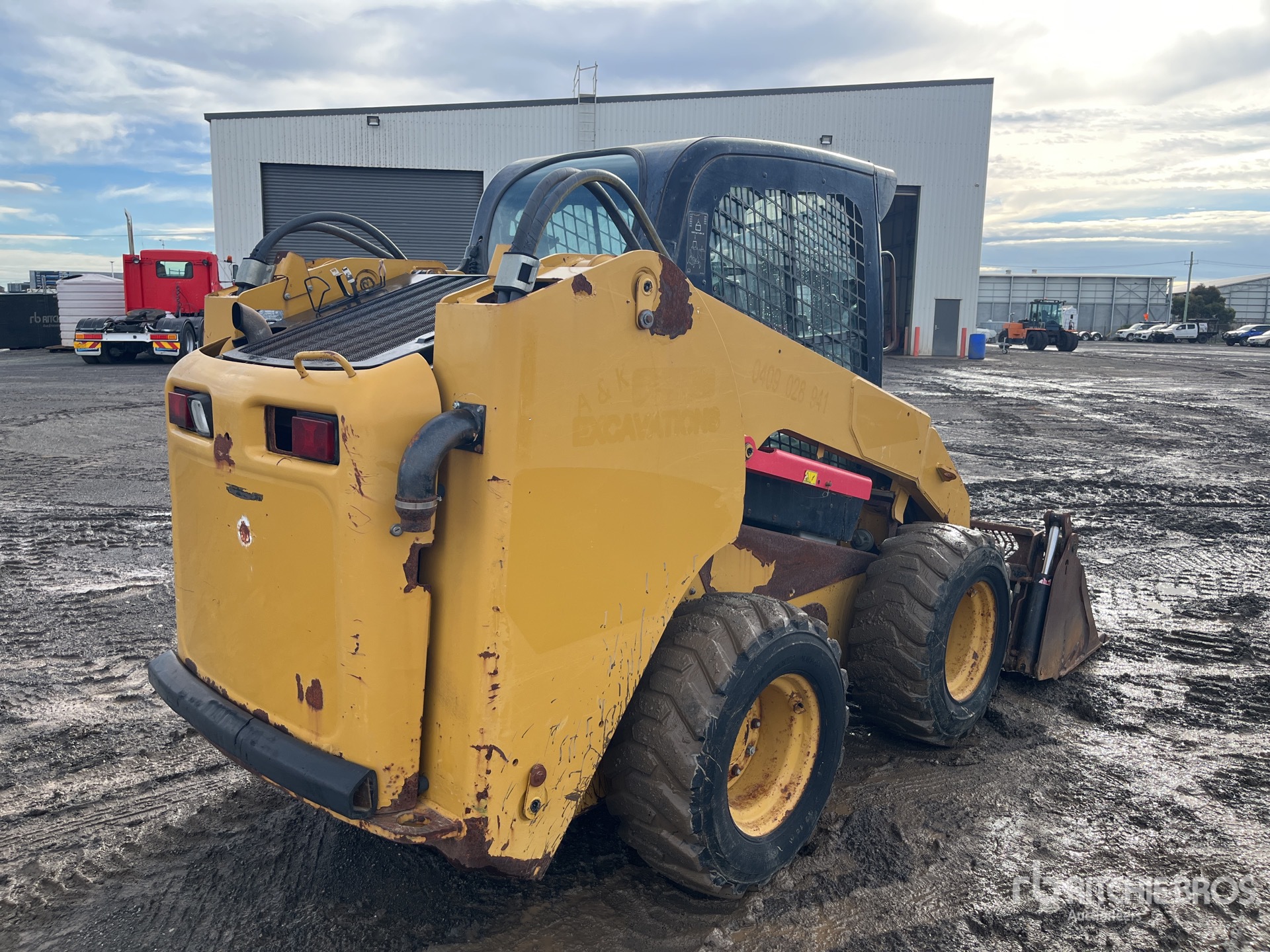 General Appearance with Picture, Right Rear Corner