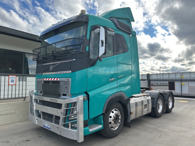 2014 Volvo Sleeper Prime Mover 2014 Volvo Sleeper Prime Mover
