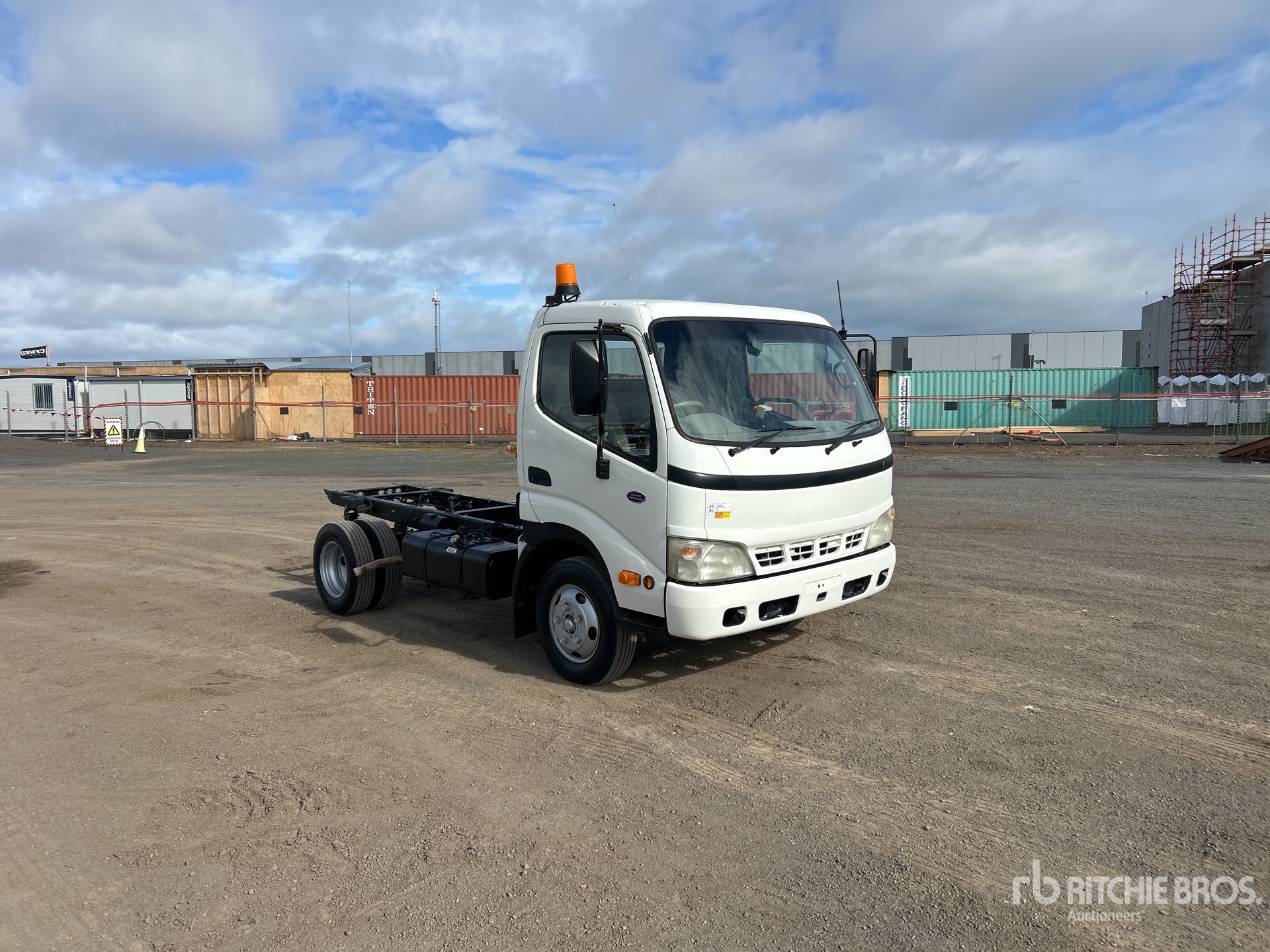 2004 Hino 300