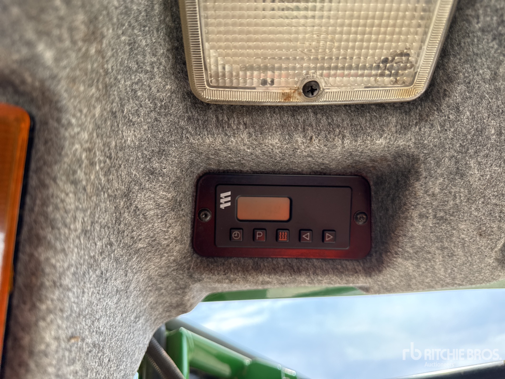 2016 John Deere 1210E
