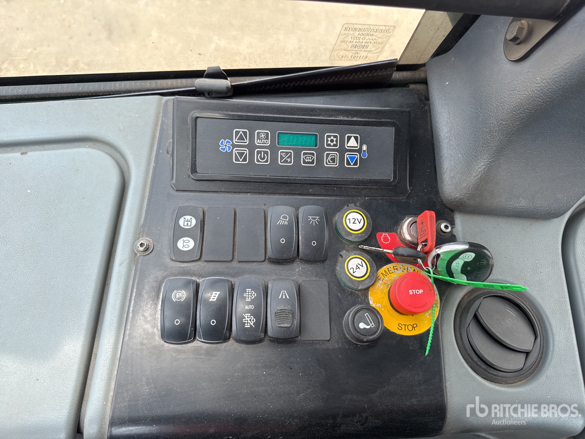 2016 John Deere 1210E
