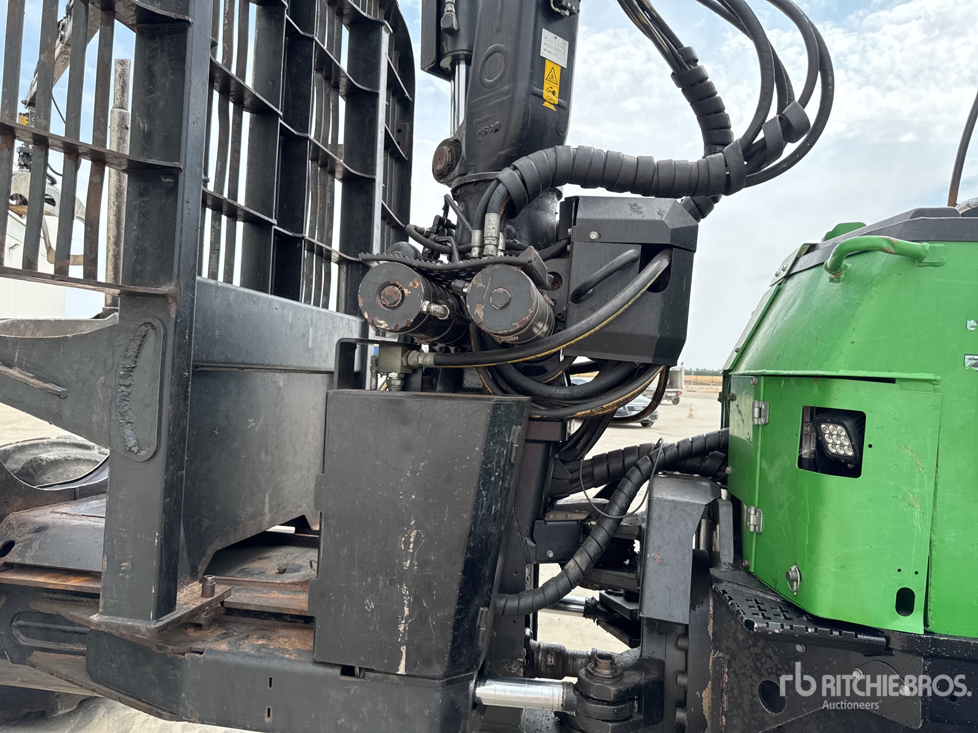 2016 John Deere 1210E