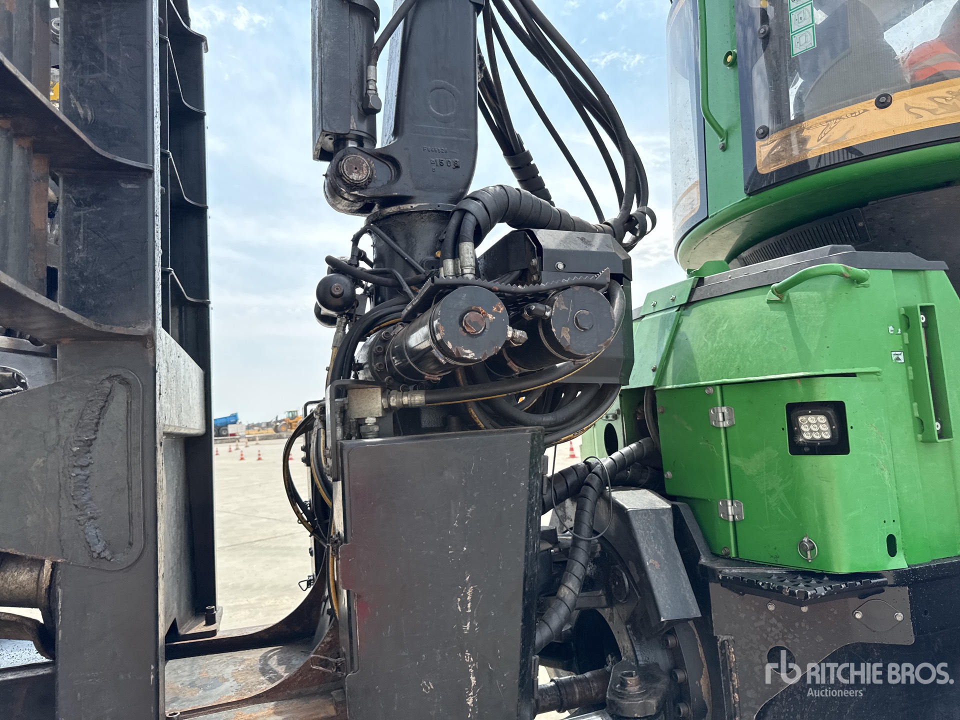 2016 John Deere 1210E