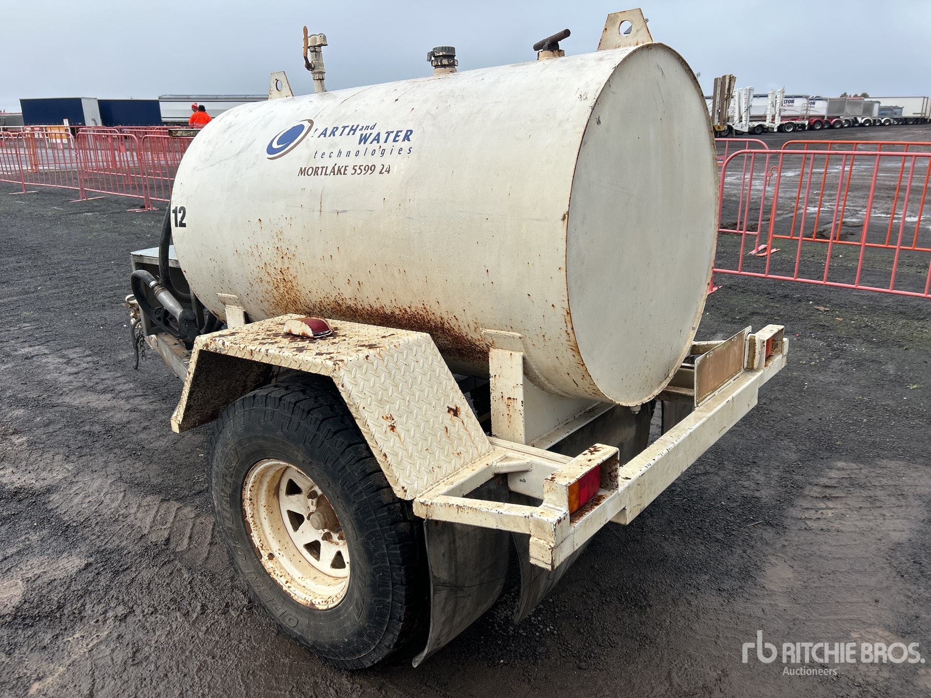 General Appearance with Picture, Right Rear Corner