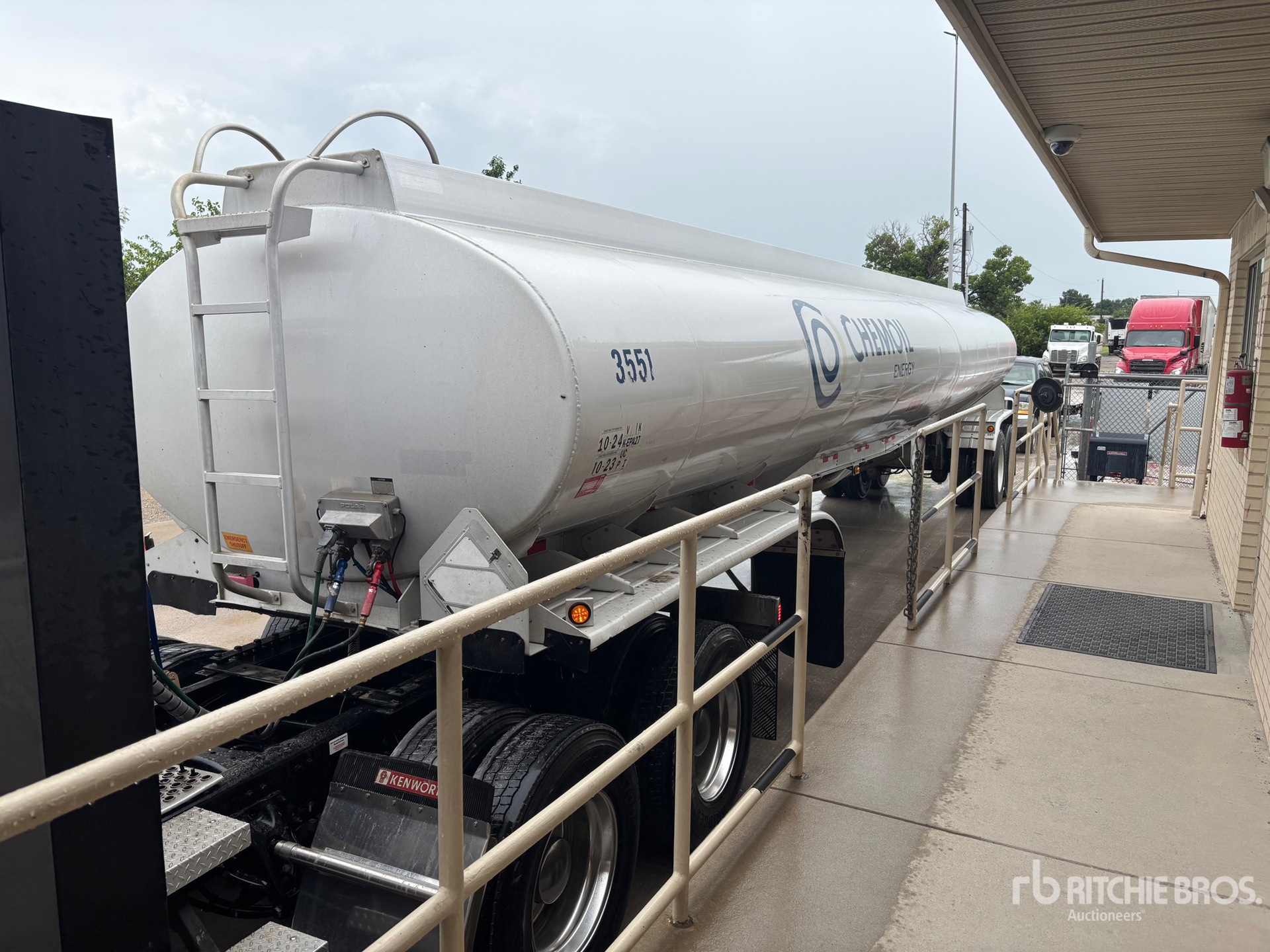 Photo of a 2015 Polar 406 9300 GAL