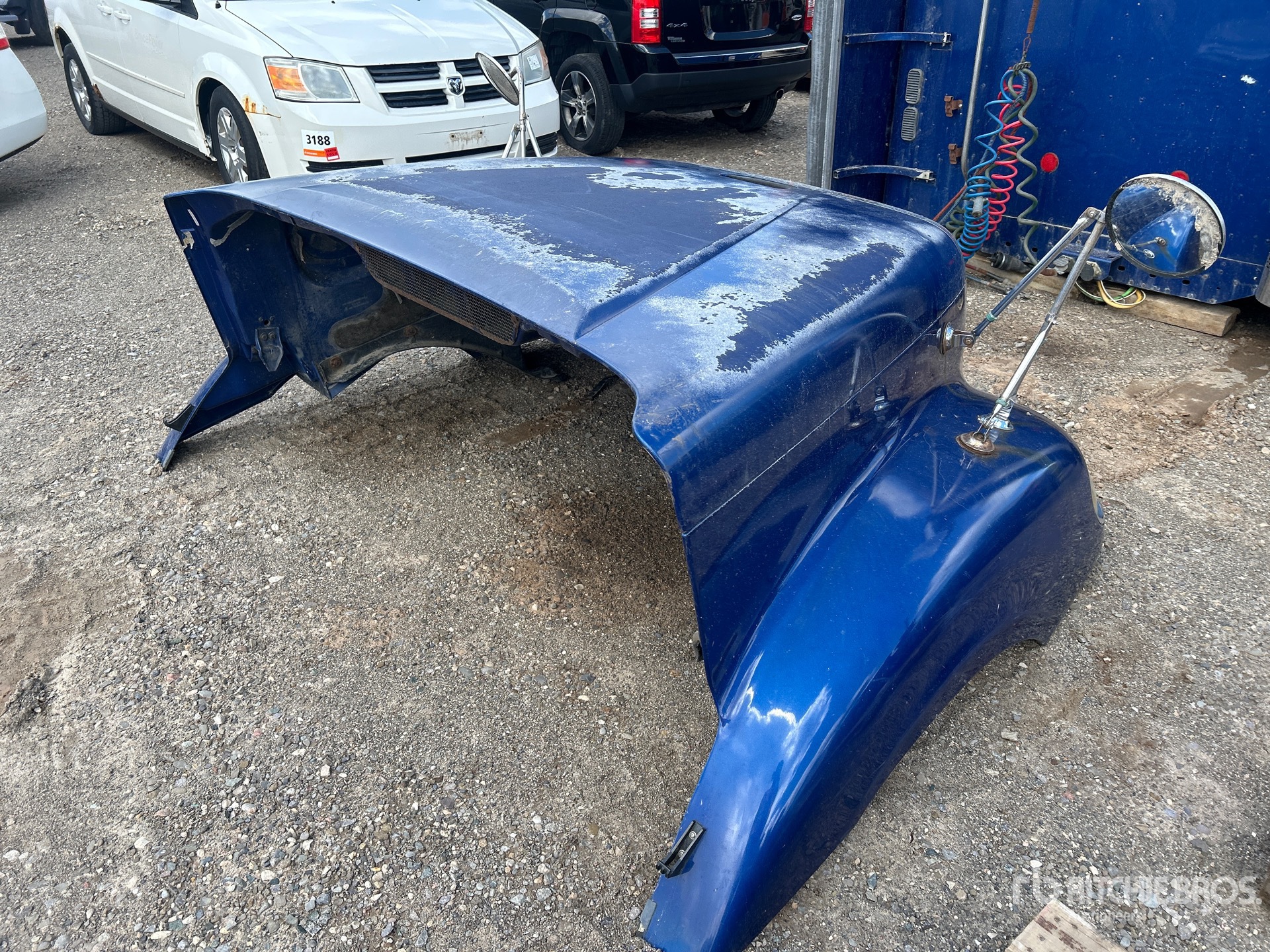 General Appearance with Picture, Right Rear Corner