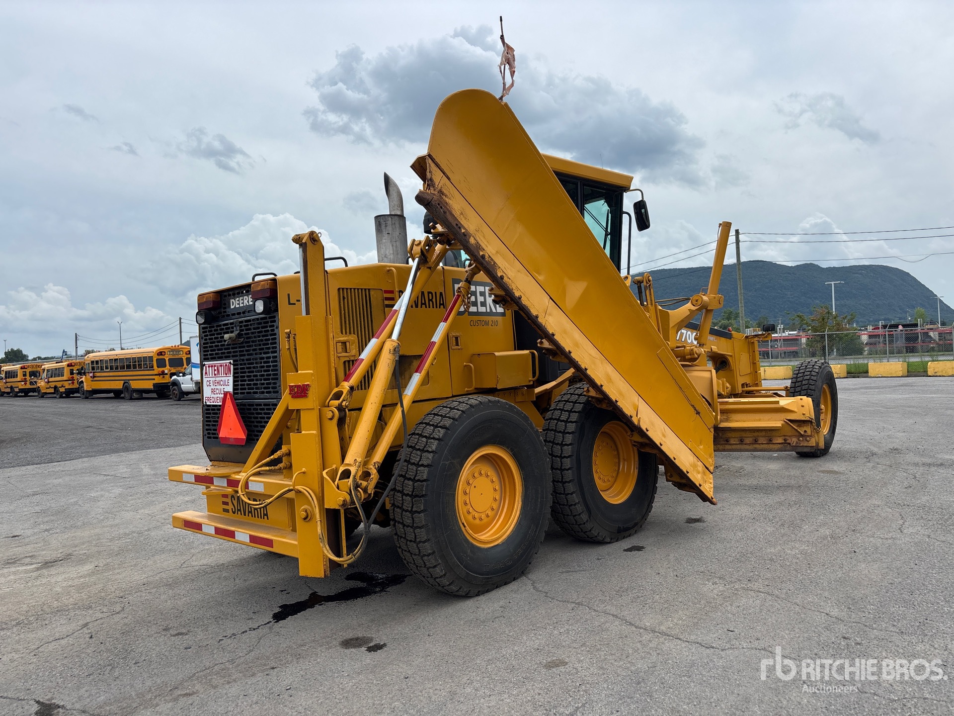 2003 John Deere 770CH
