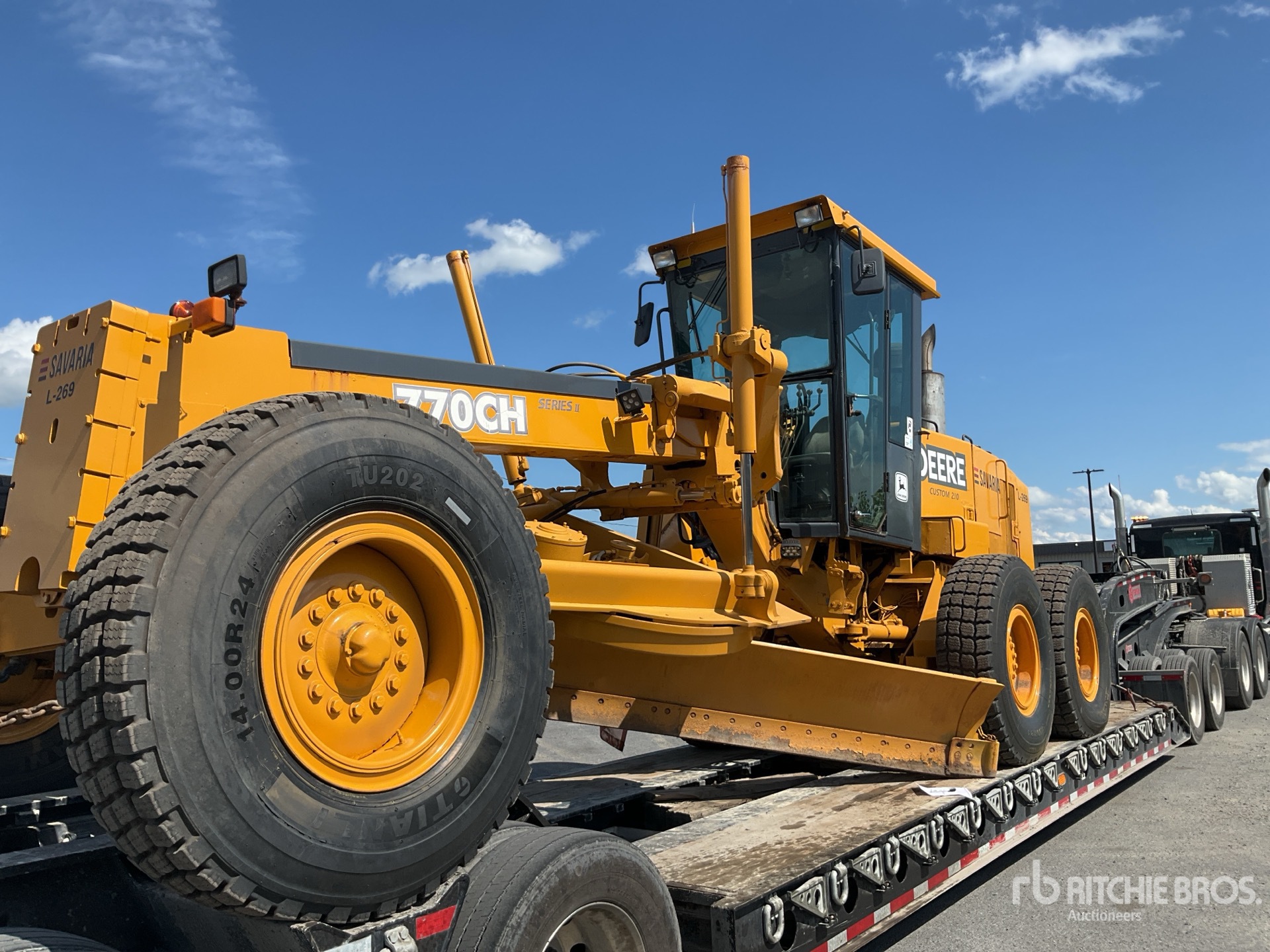 2003 John Deere 770CH