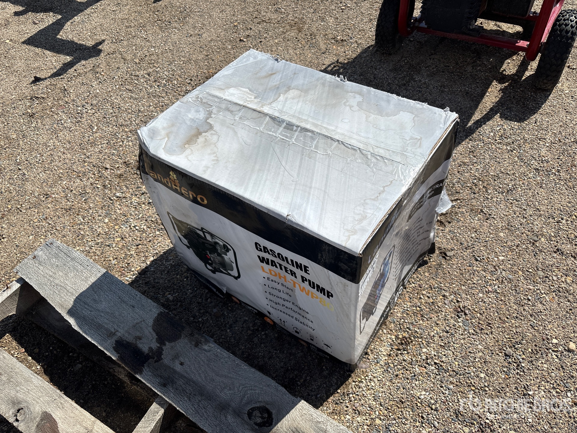 General Appearance with Picture, Right Rear Corner