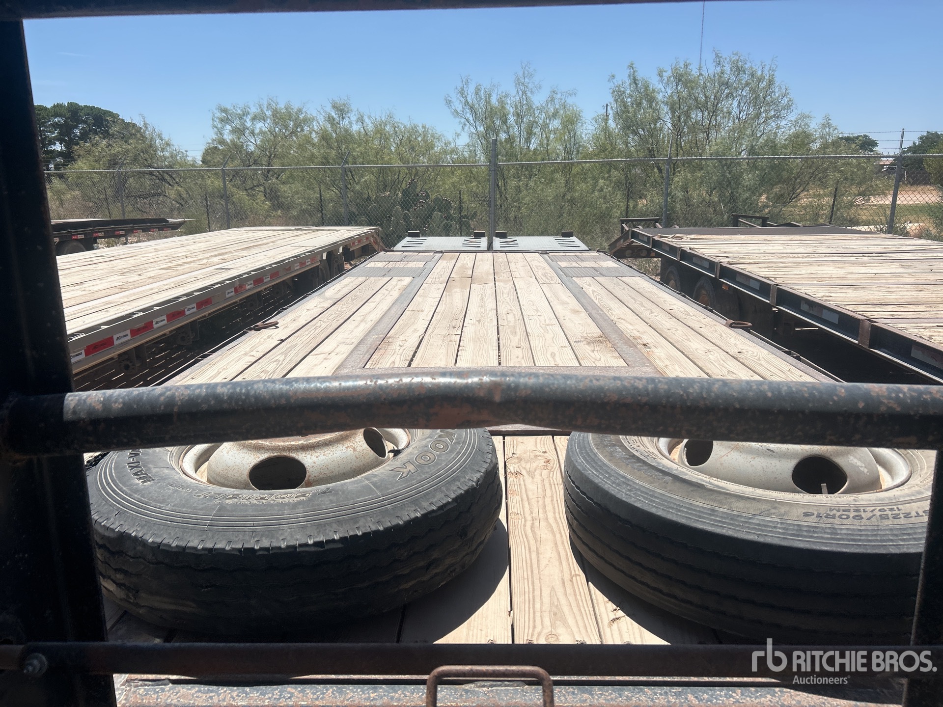 2009 Big Tex 30 ft T/A Gooseneck