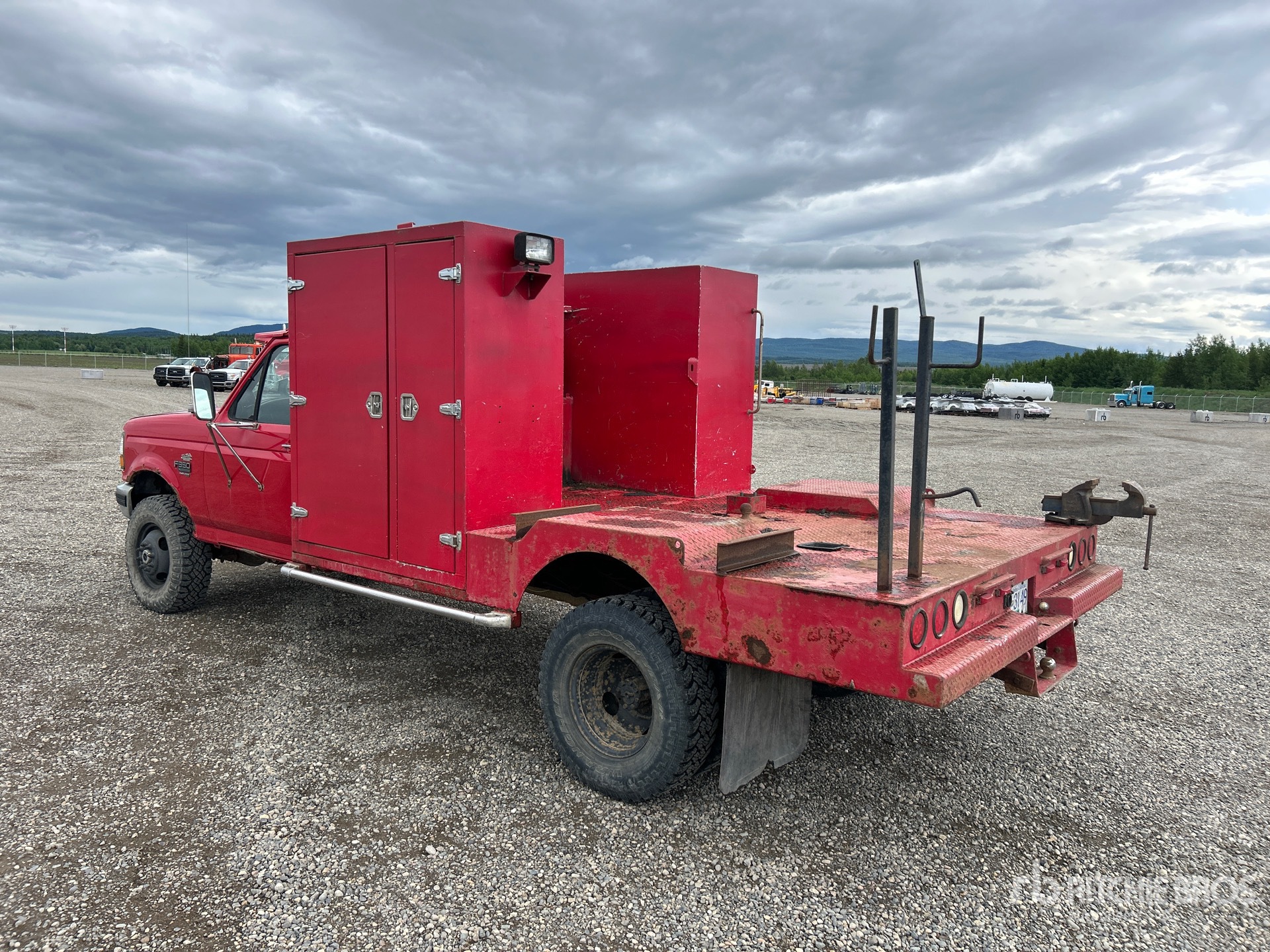 General Appearance with Picture, Left Rear Corner