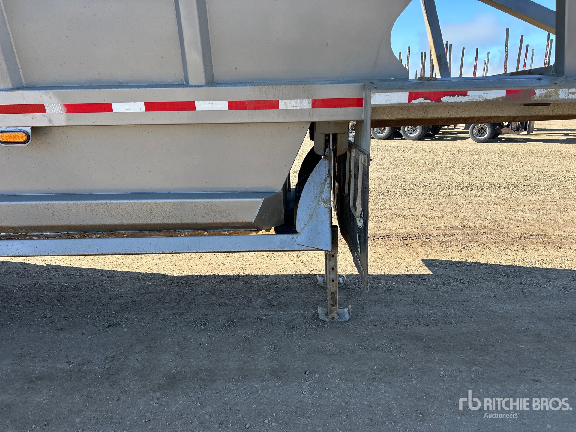 2017 Cross Country 40 ft Tri/A