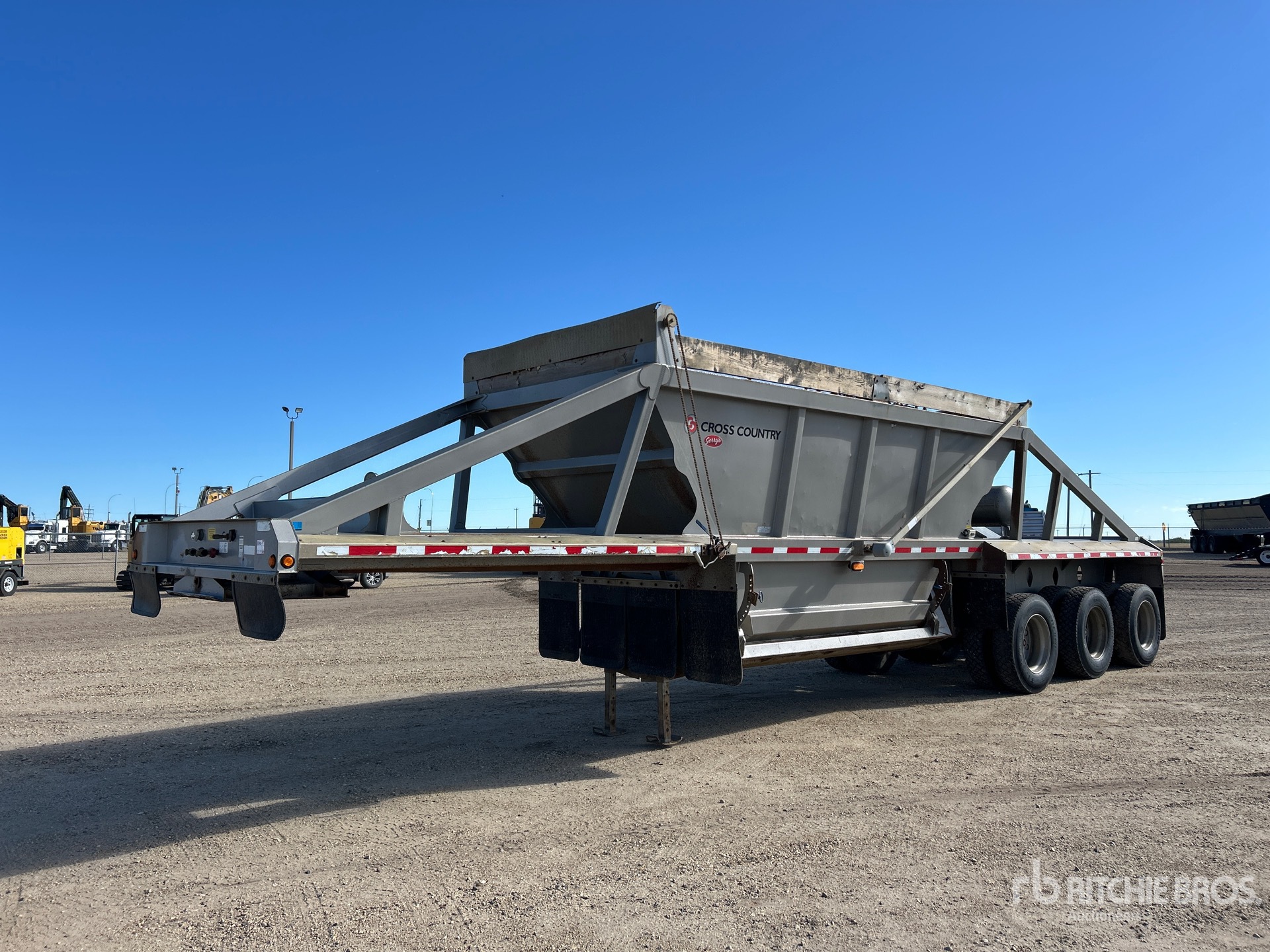 2017 Cross Country 40 ft Tri/A