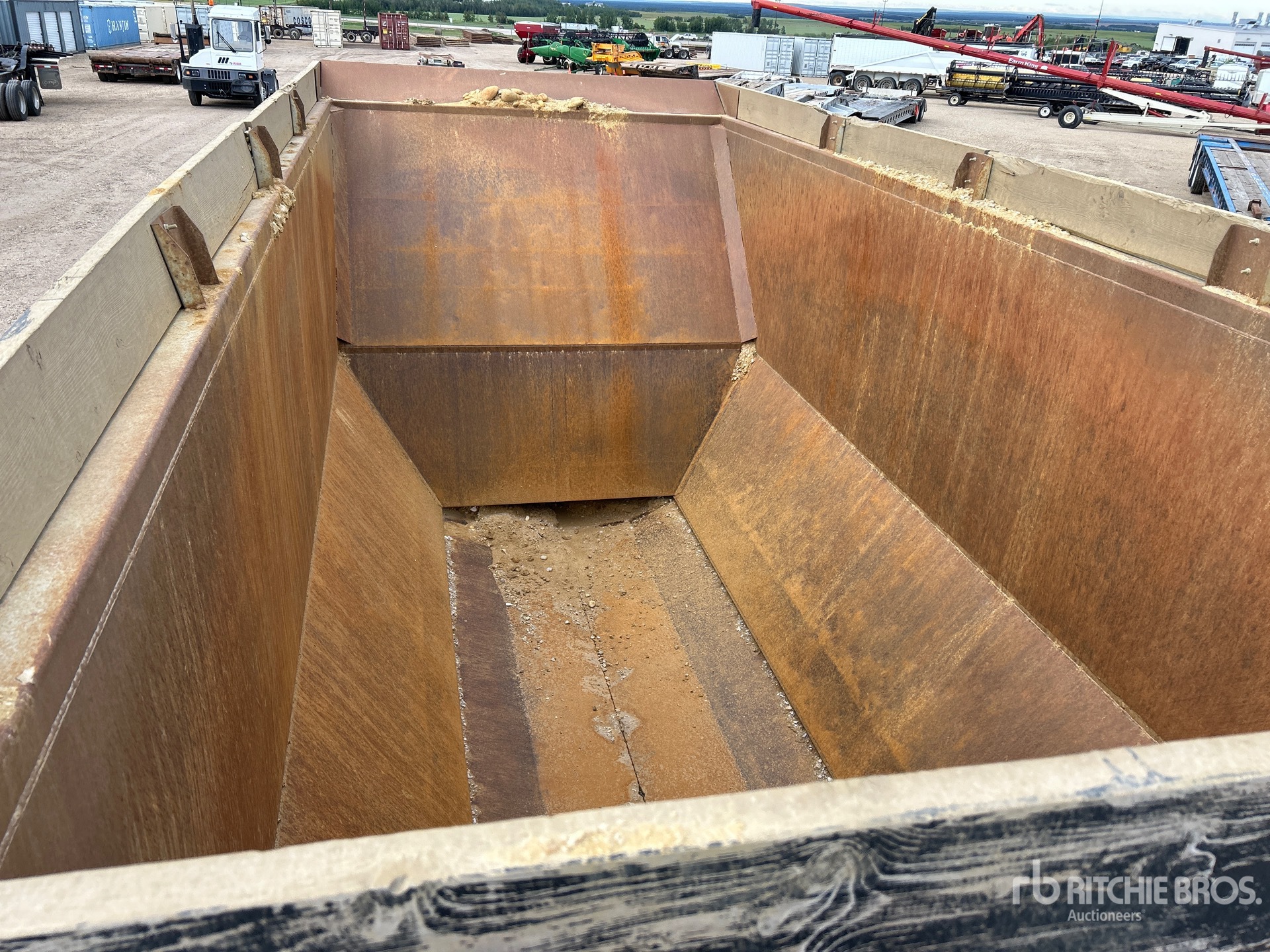 2021 Decap 42 ft Tri/A