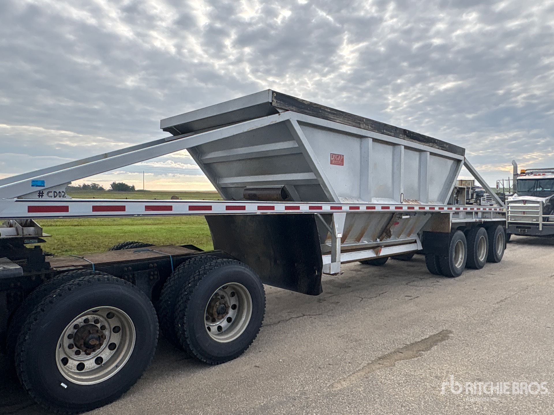 Photo of 2021 Decap 42 ft Tri/A