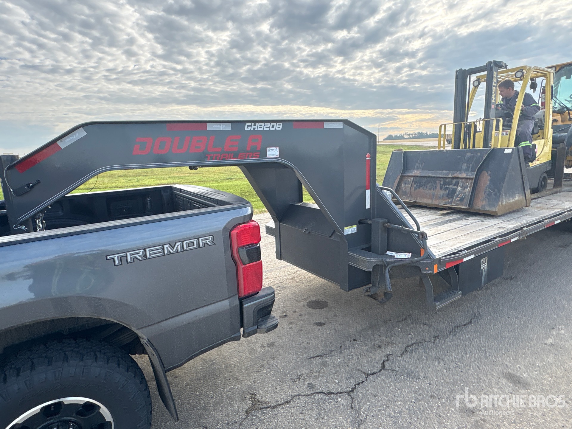 2024 Double A 39 ft T/A Gooseneck