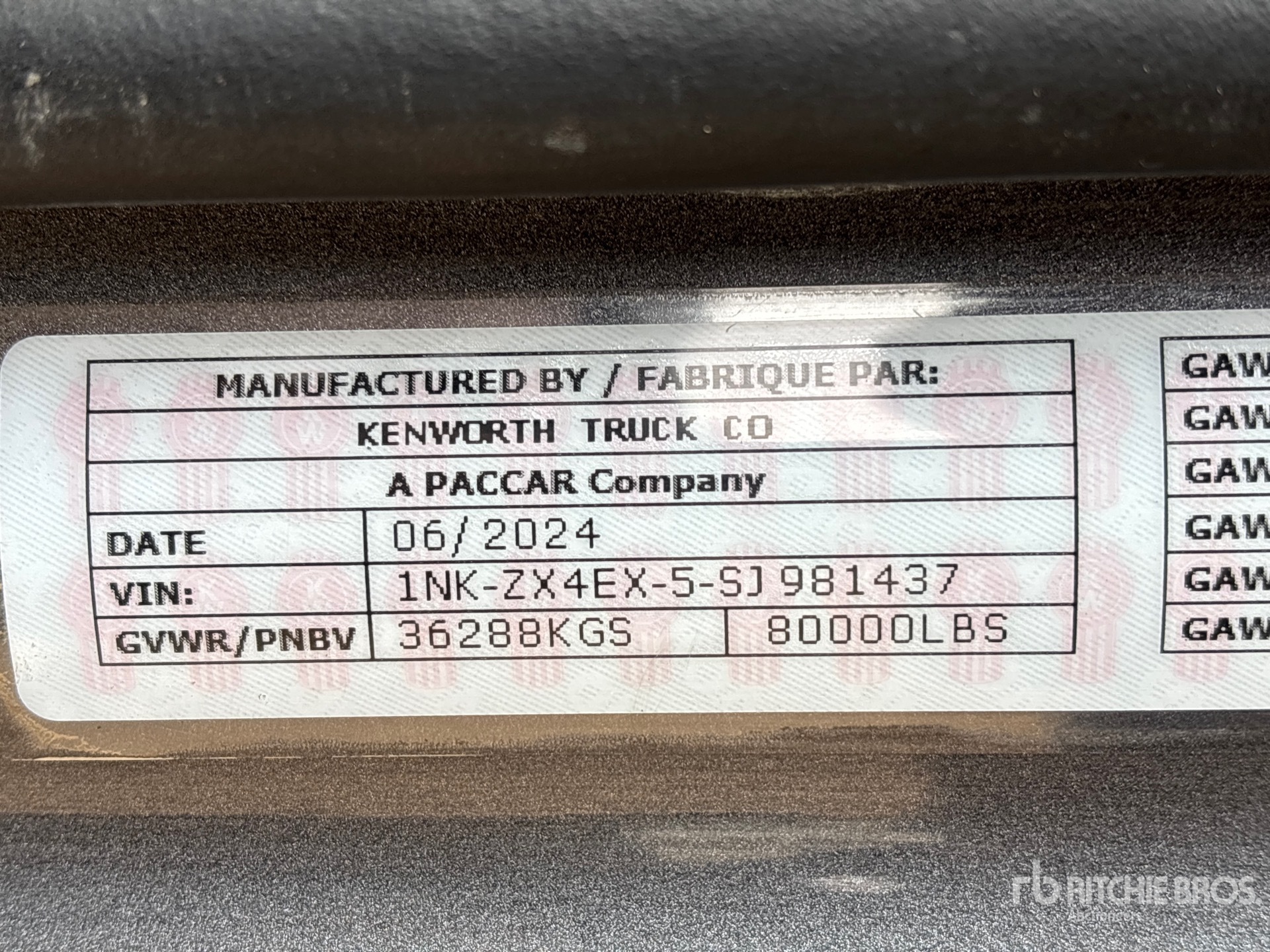 2025 Kenworth T880