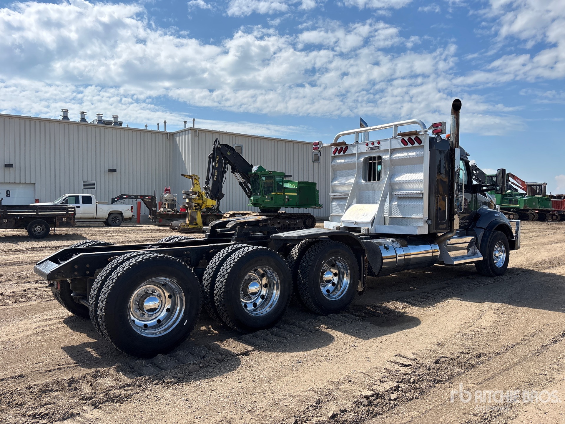 2025 Kenworth T880