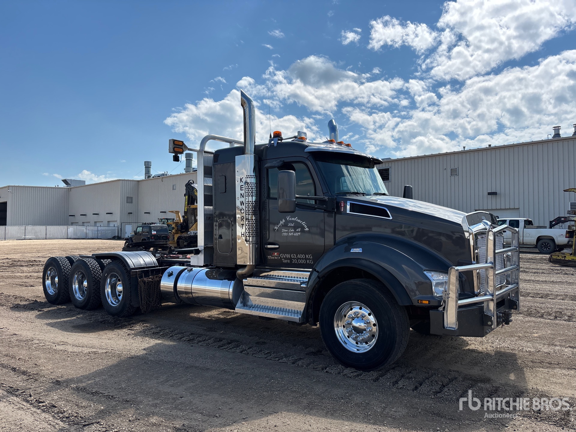 2025 Kenworth T880