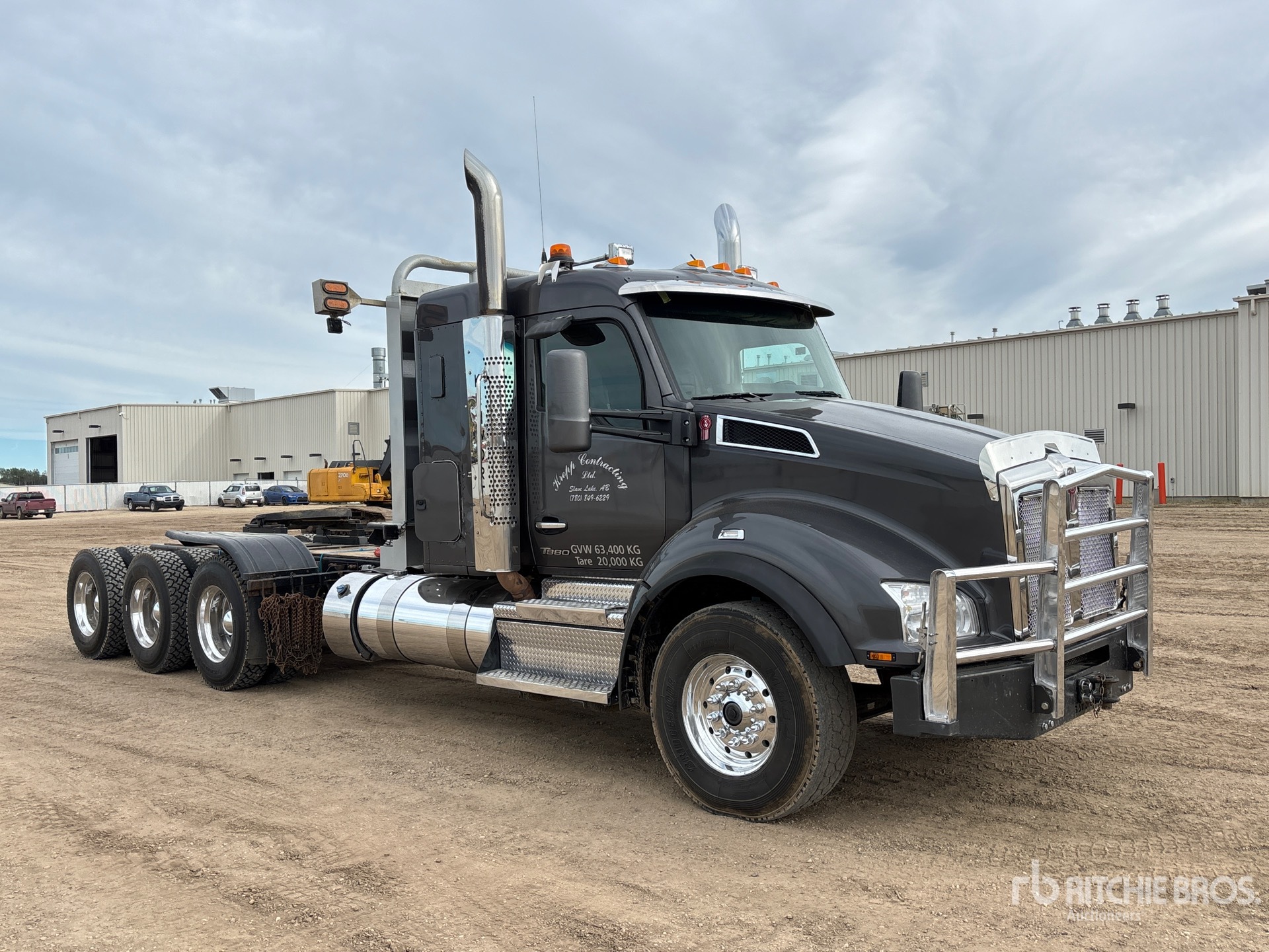 2023 Kenworth T880