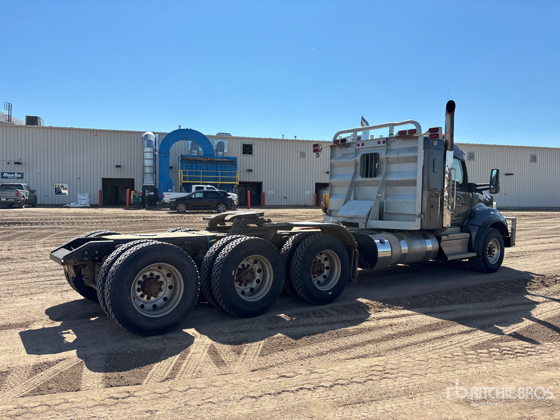 2023 Kenworth T880