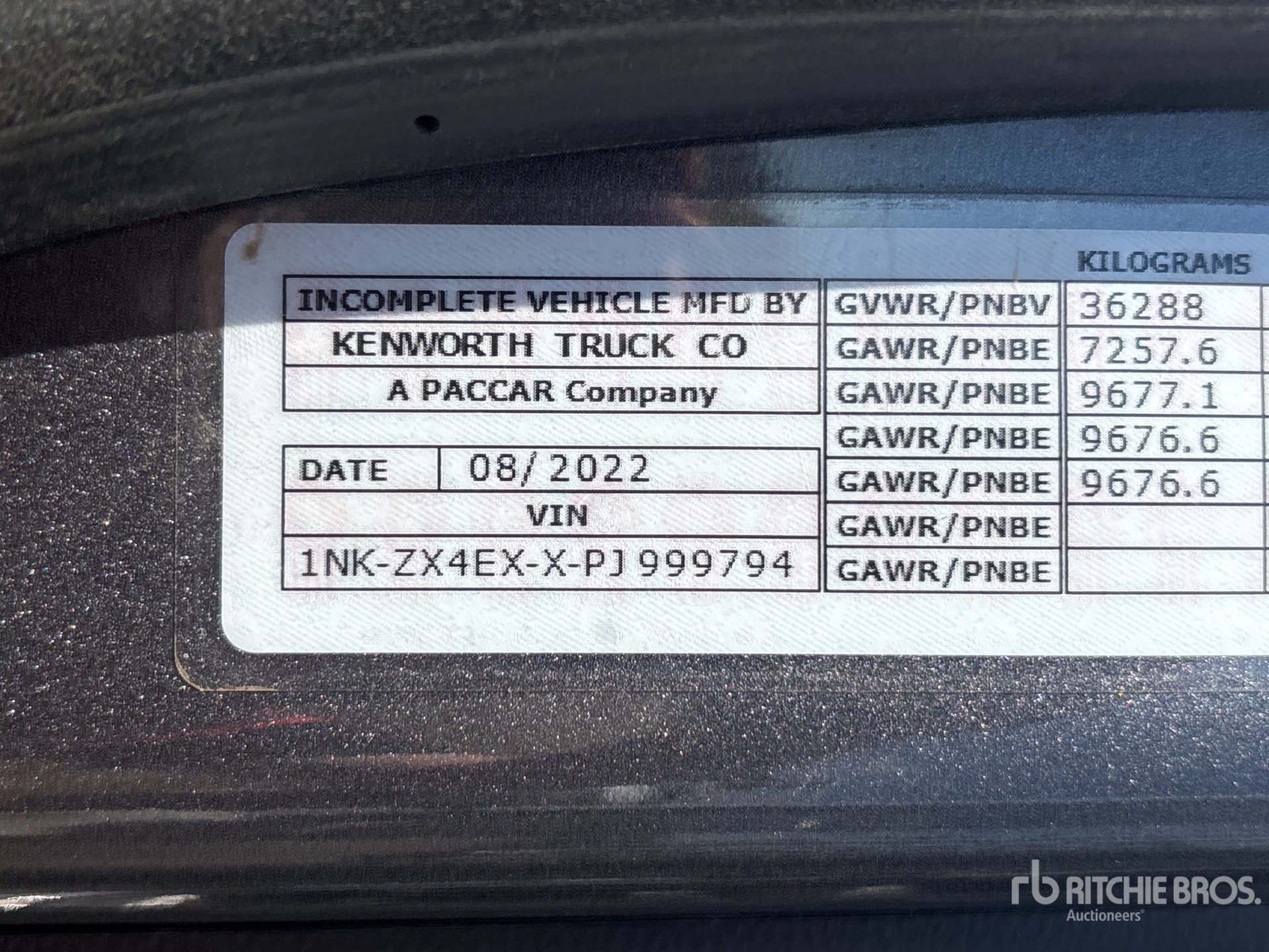 2023 Kenworth T880