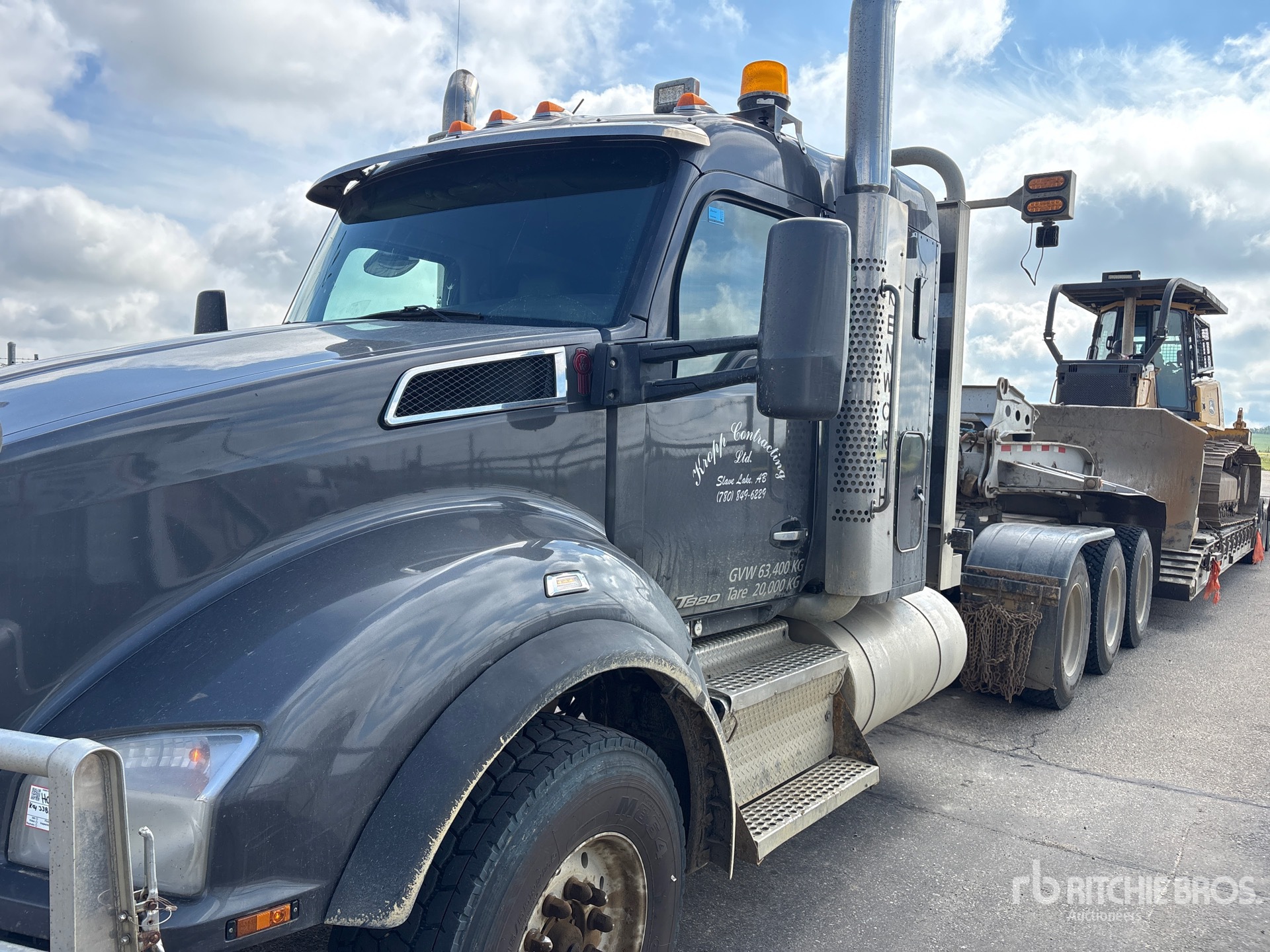 2022 Kenworth T880