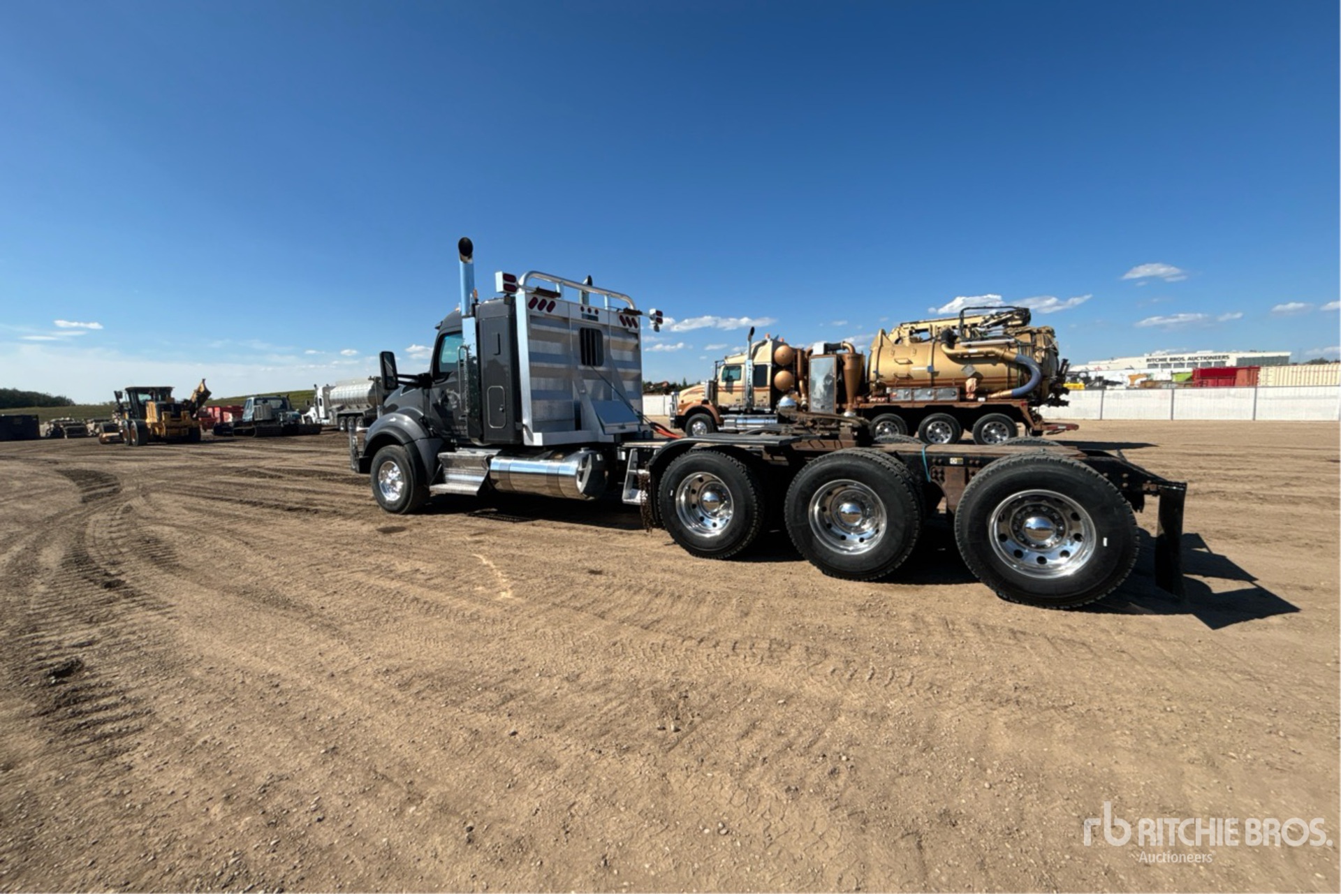 2022 Kenworth T880