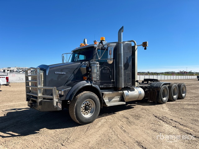 2020 Kenworth T800 8x6 Logging Tri/a Sleeper Truck Tractor
