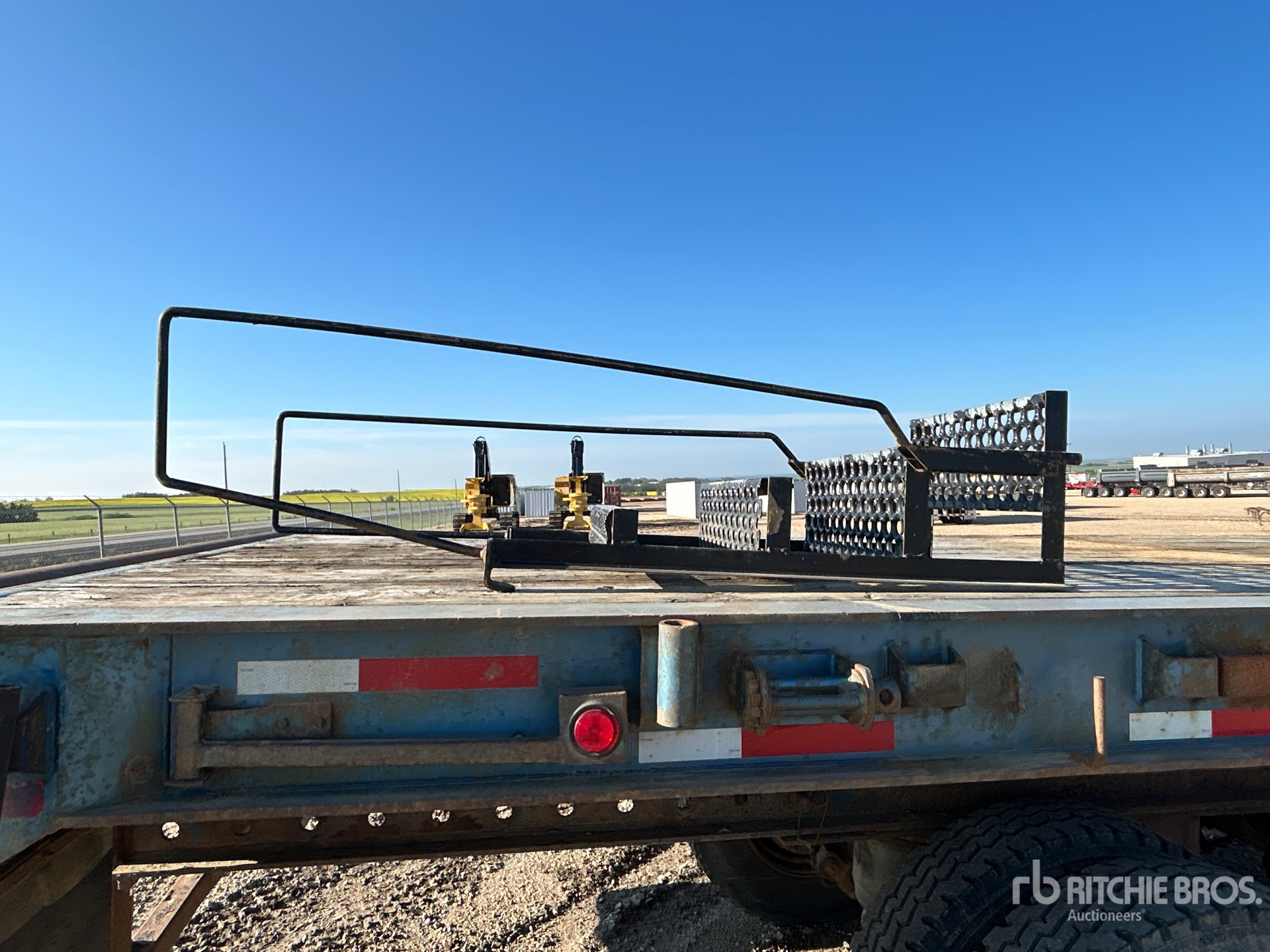 2007 Scona 43 ft Tri/A Flatbed