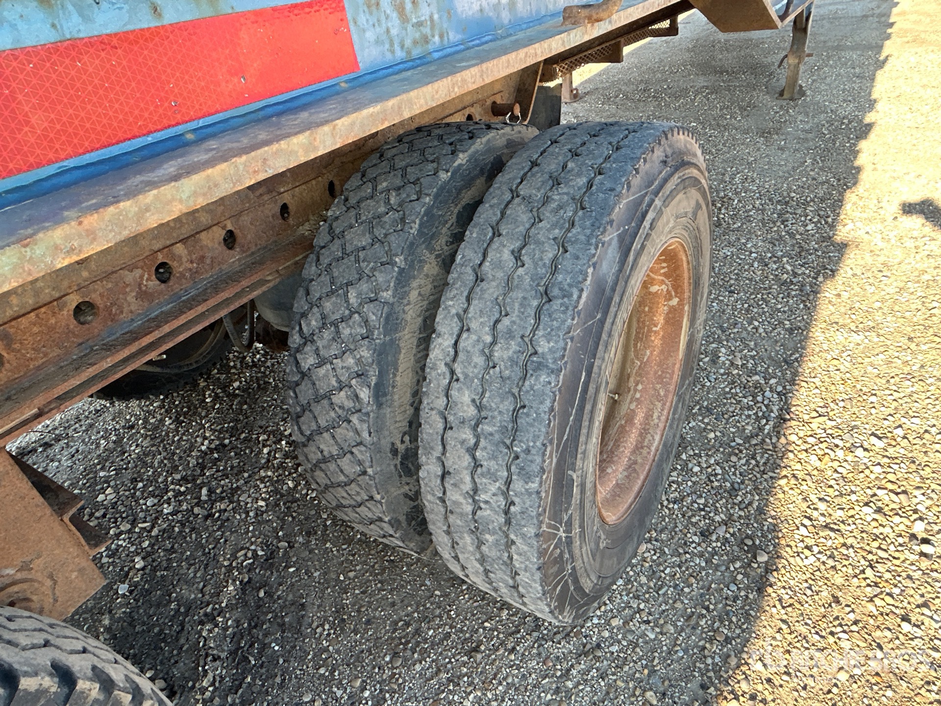 2007 Scona 43 ft Tri/A Flatbed