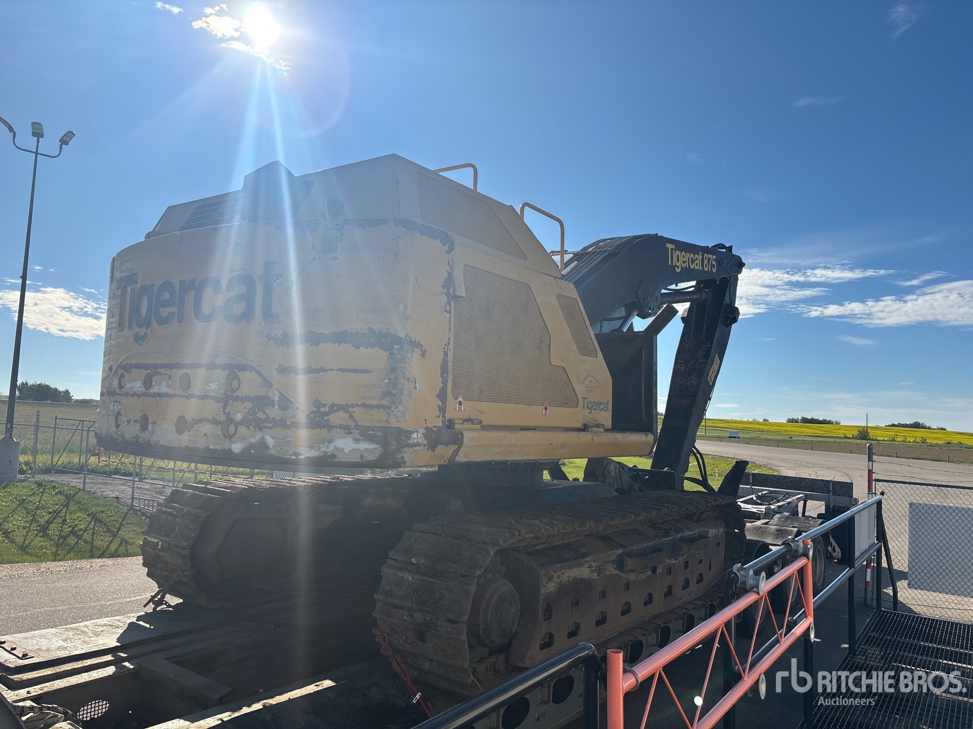 Photo of a 2015 Tigercat 875