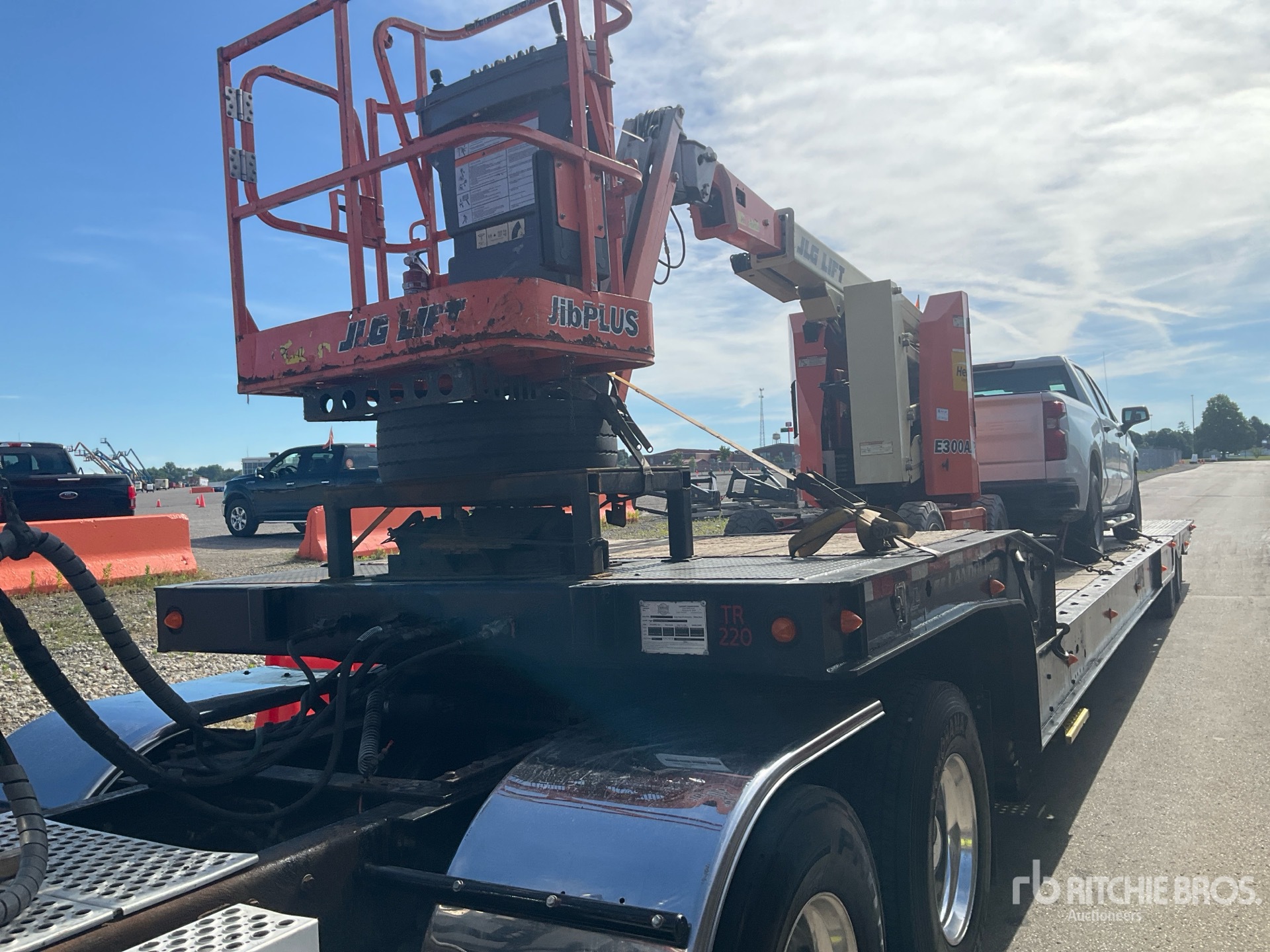 Photo of a 2018 JLG E300AJP