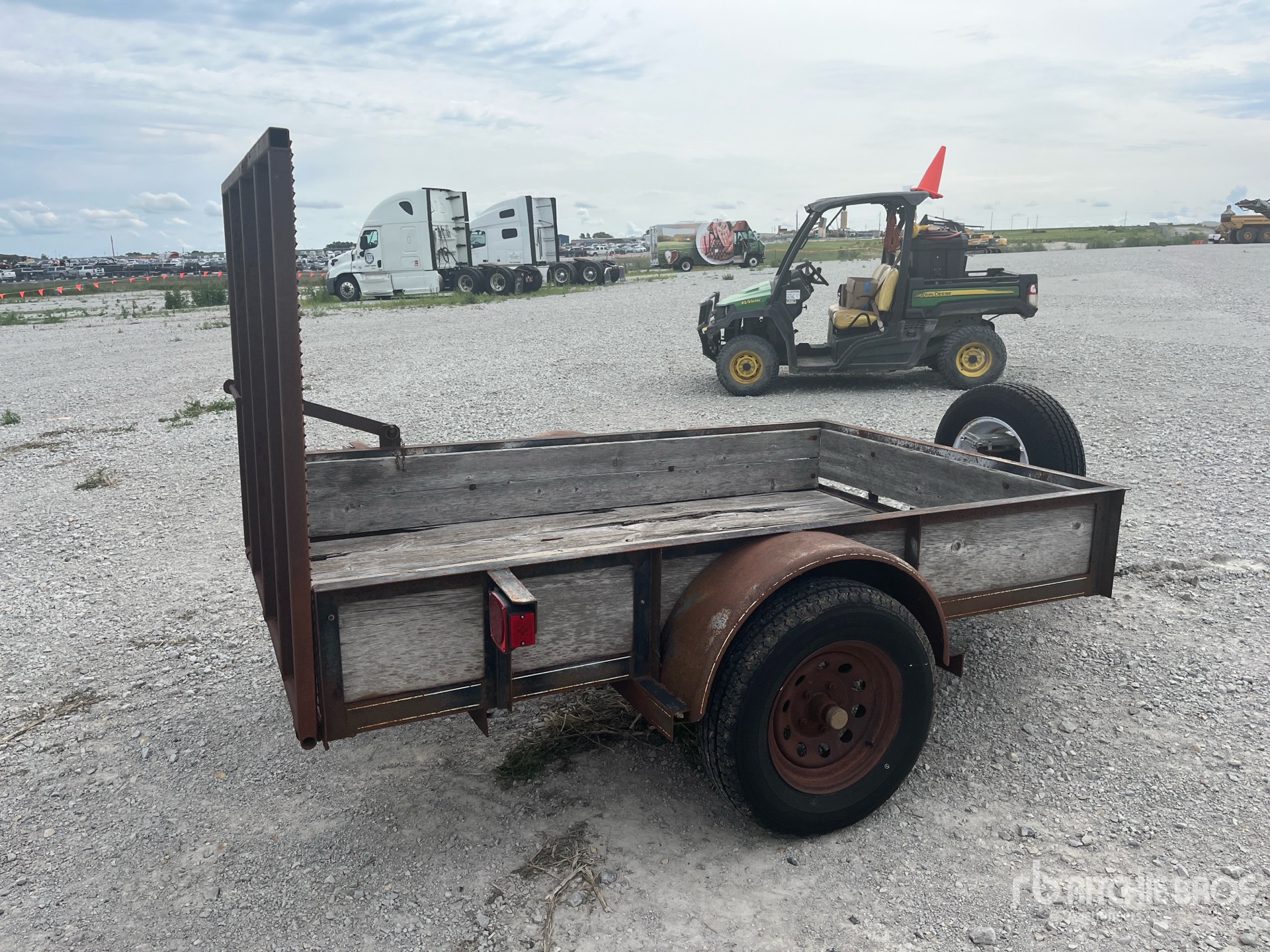 General Appearance with Picture, Right Rear Corner