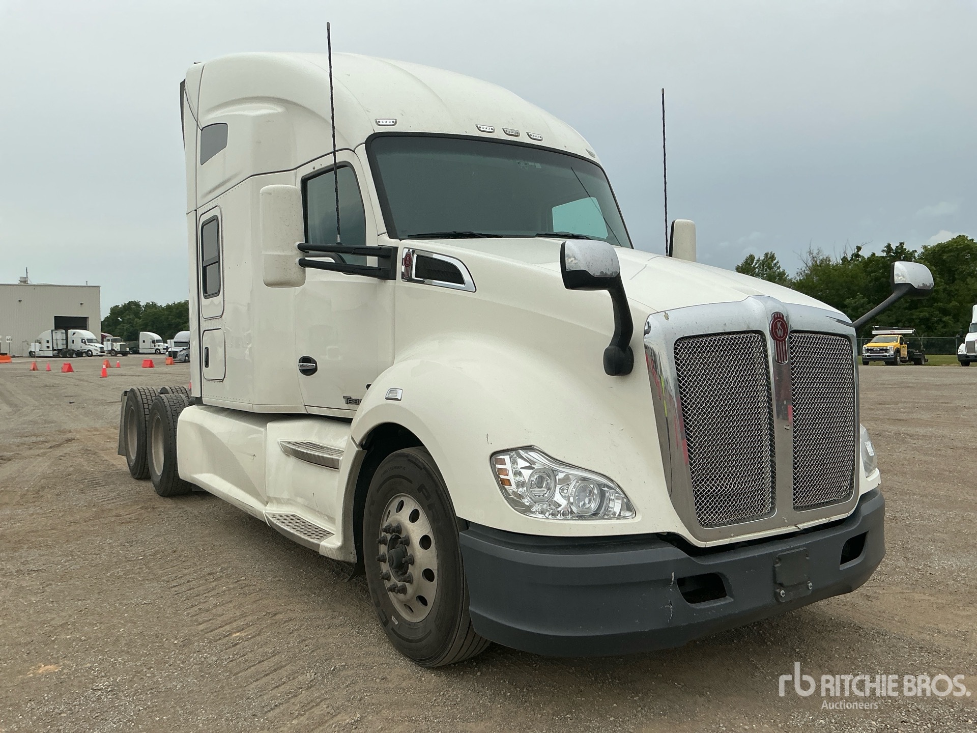 General Appearance with Picture, Right Front Corner