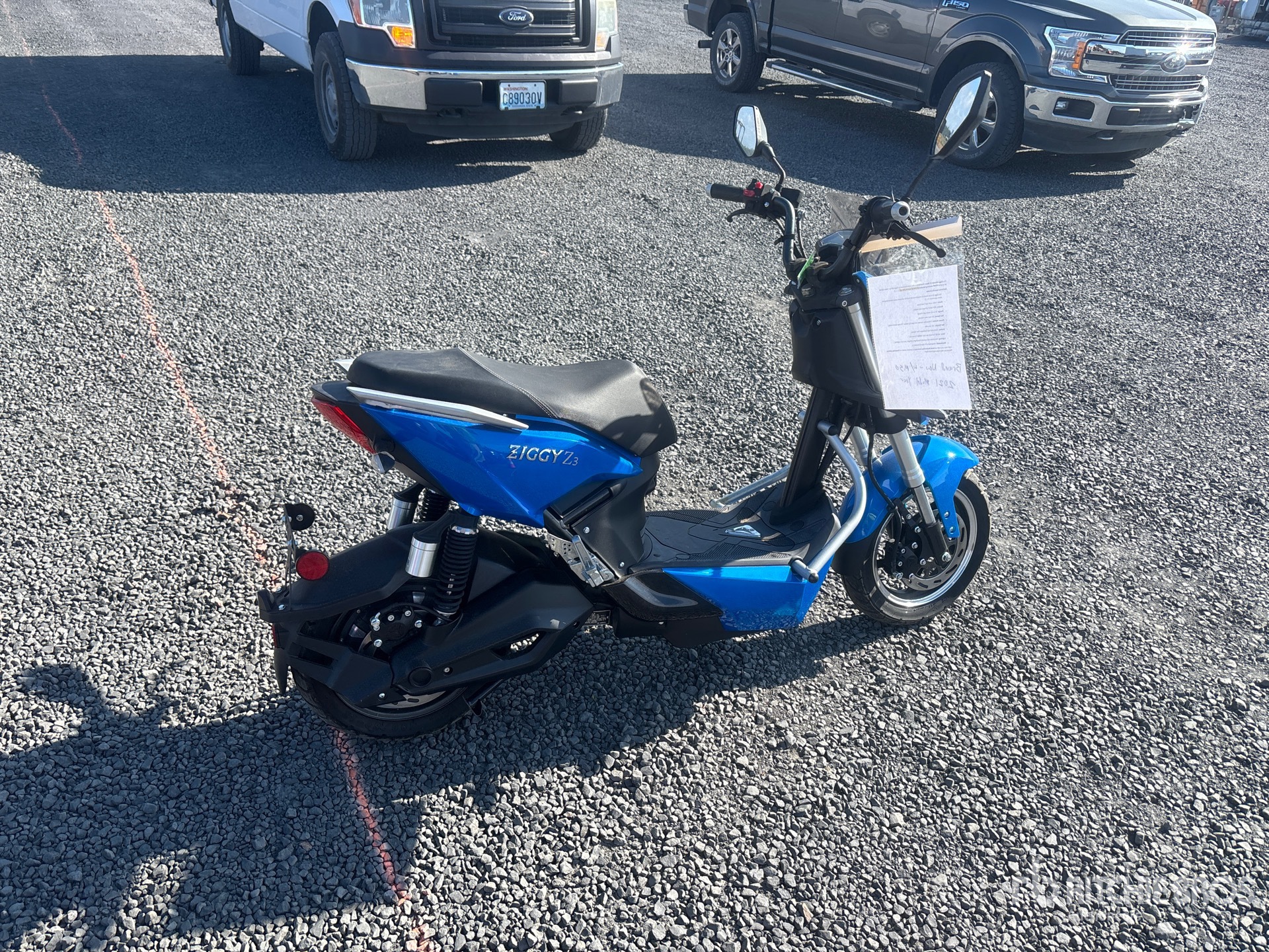 General Appearance with Picture, Right Rear Corner