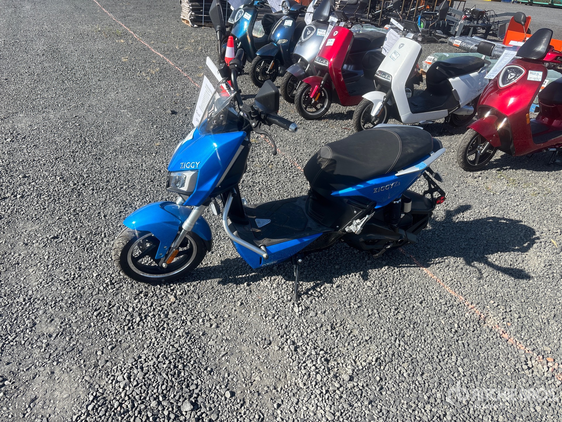 General Appearance with Picture, Left Front Corner