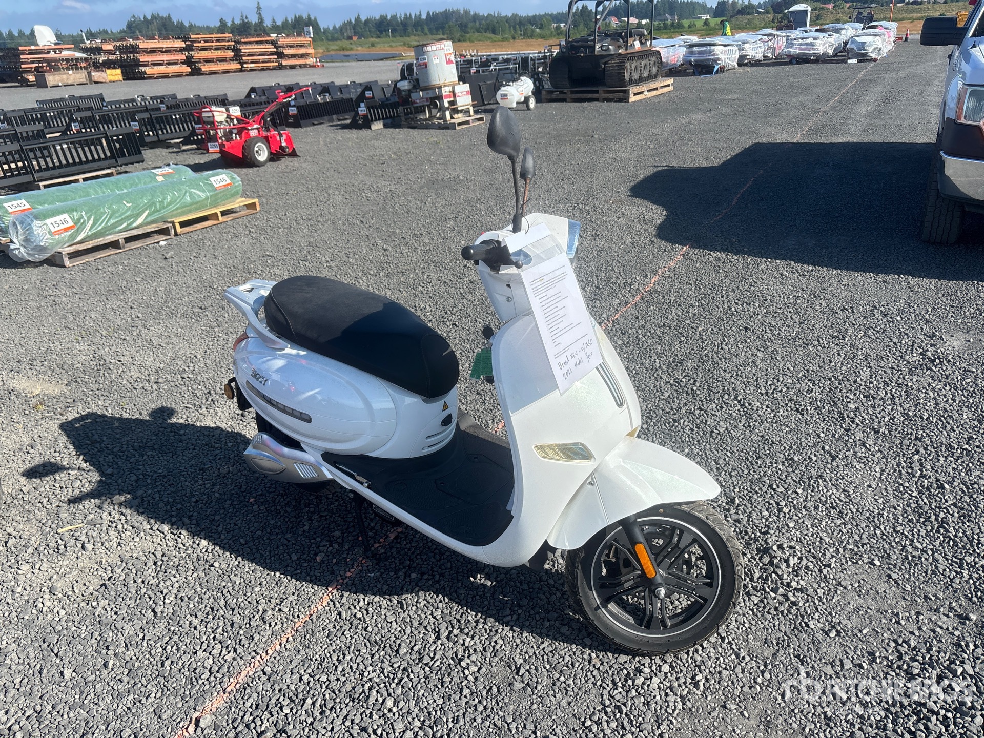 General Appearance with Picture, Right Front Corner
