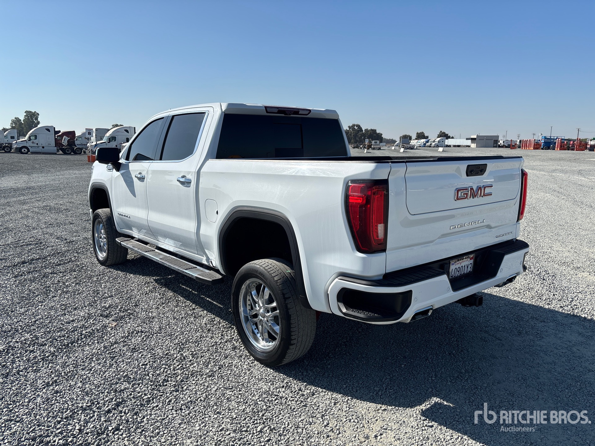 General Appearance with Picture, Left Rear Corner