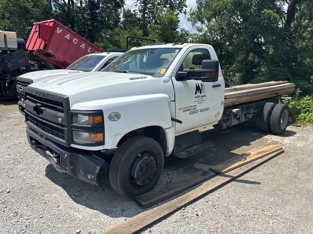 2020 Chevrolet Silverado 5500HD 4x2 Cab and Chassis
