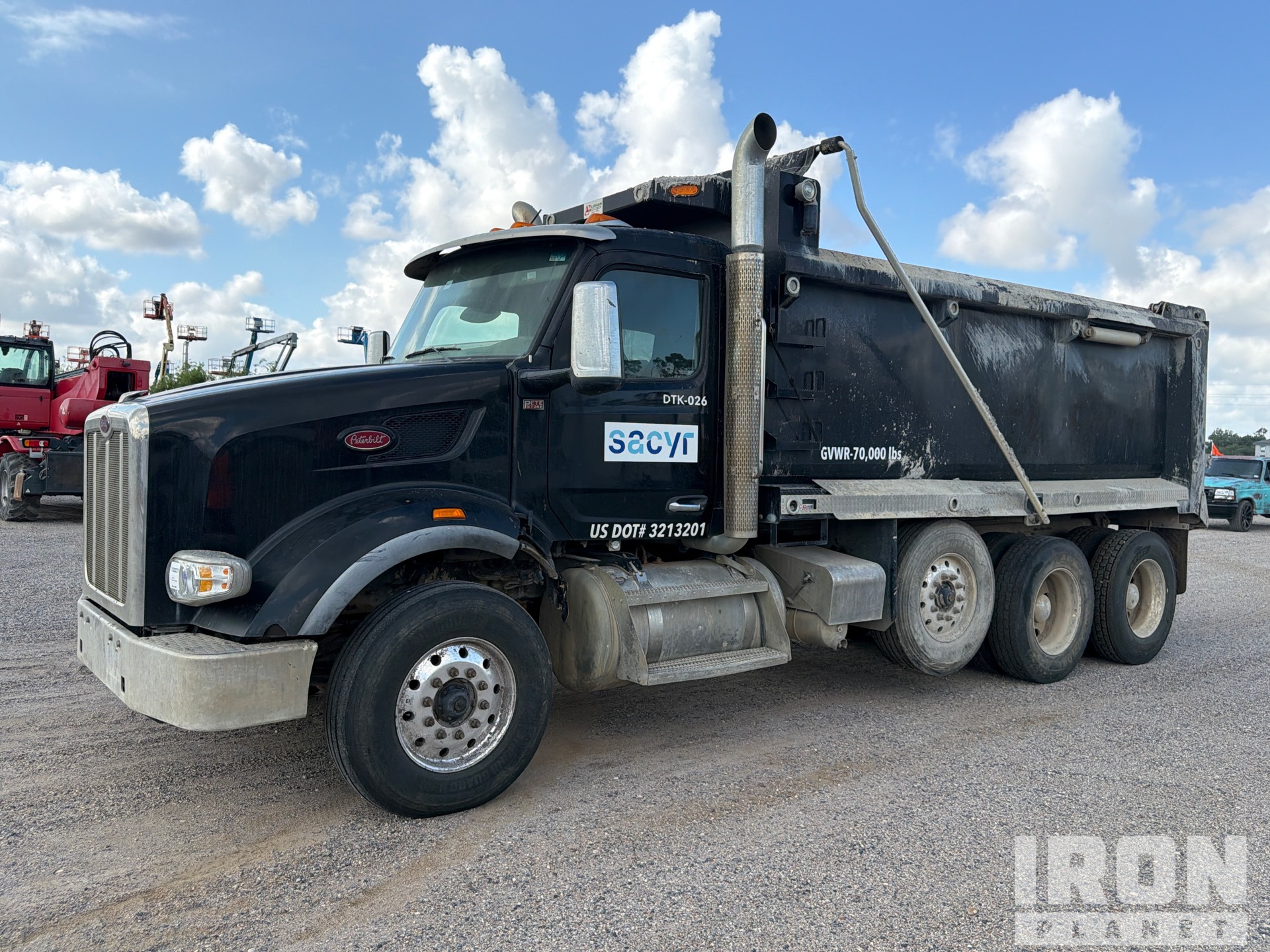 2023 Peterbilt 567
