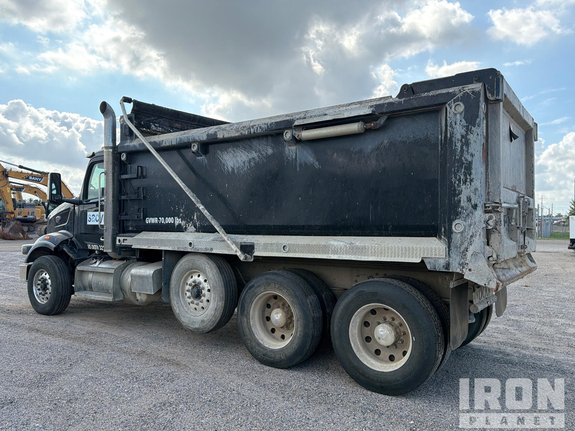 2023 Peterbilt 567