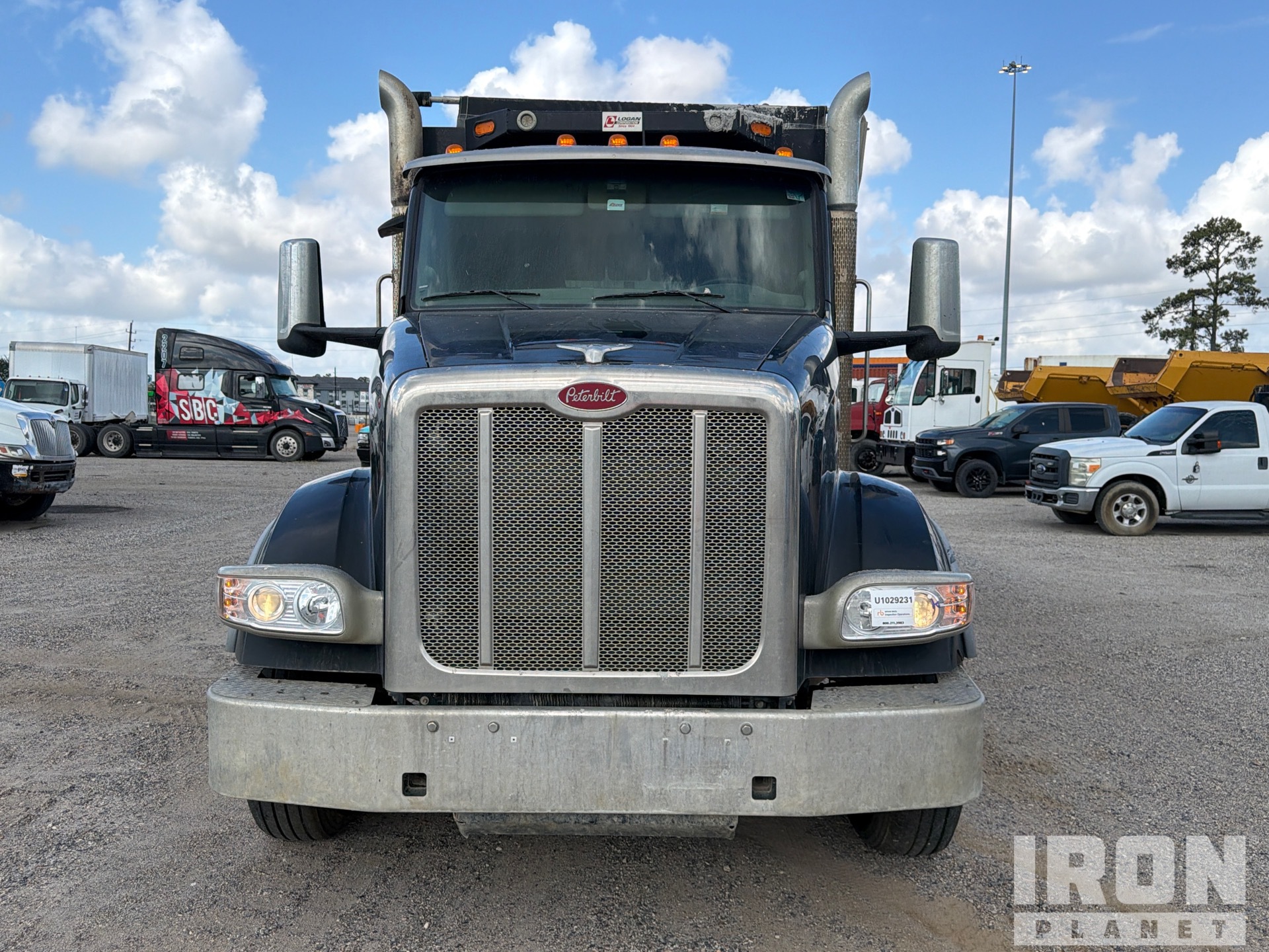 2023 Peterbilt 567