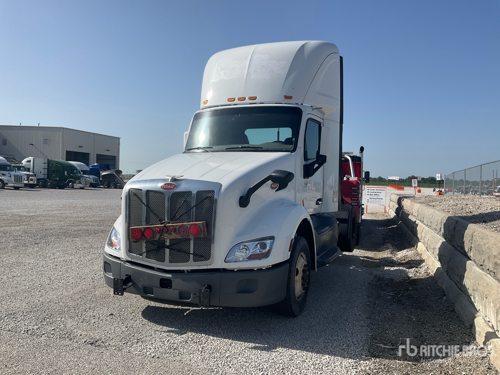 Photo of a 2018 Peterbilt 579