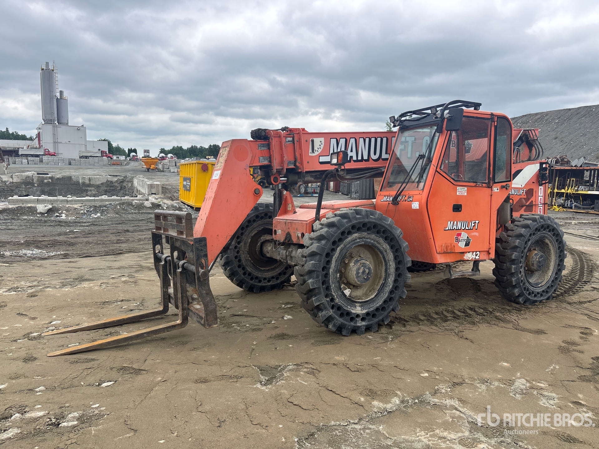 Photo of a 2013 JLG 8042