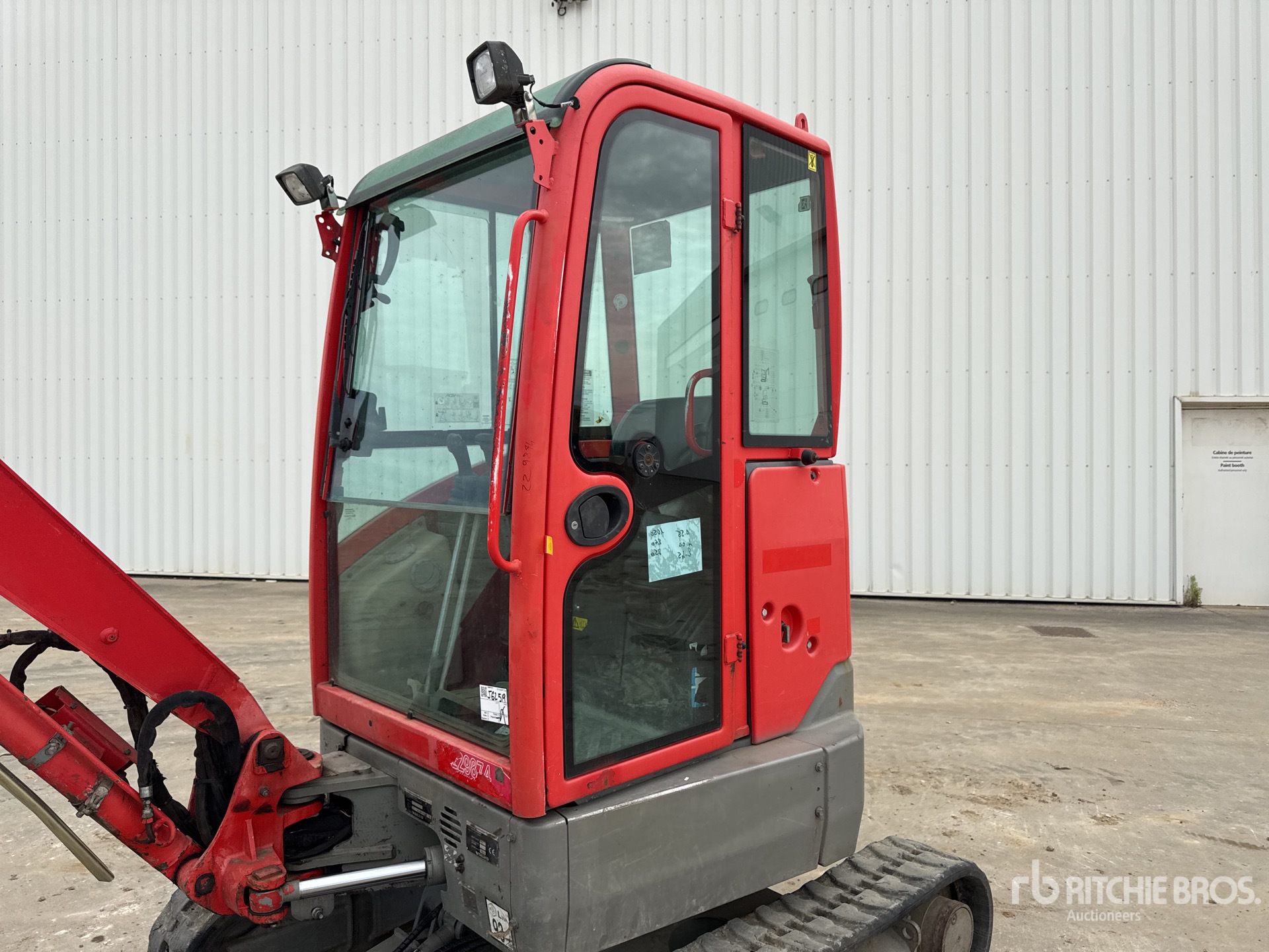 Photo of a 2016 Volvo ECR25D