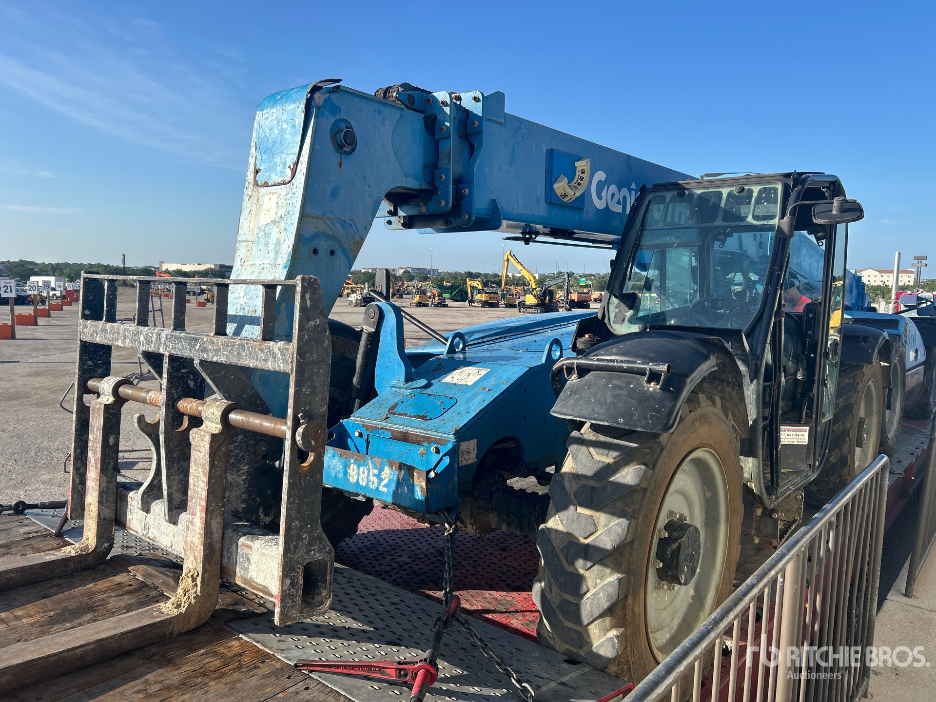 Photo of a 2015 Genie GTH-636