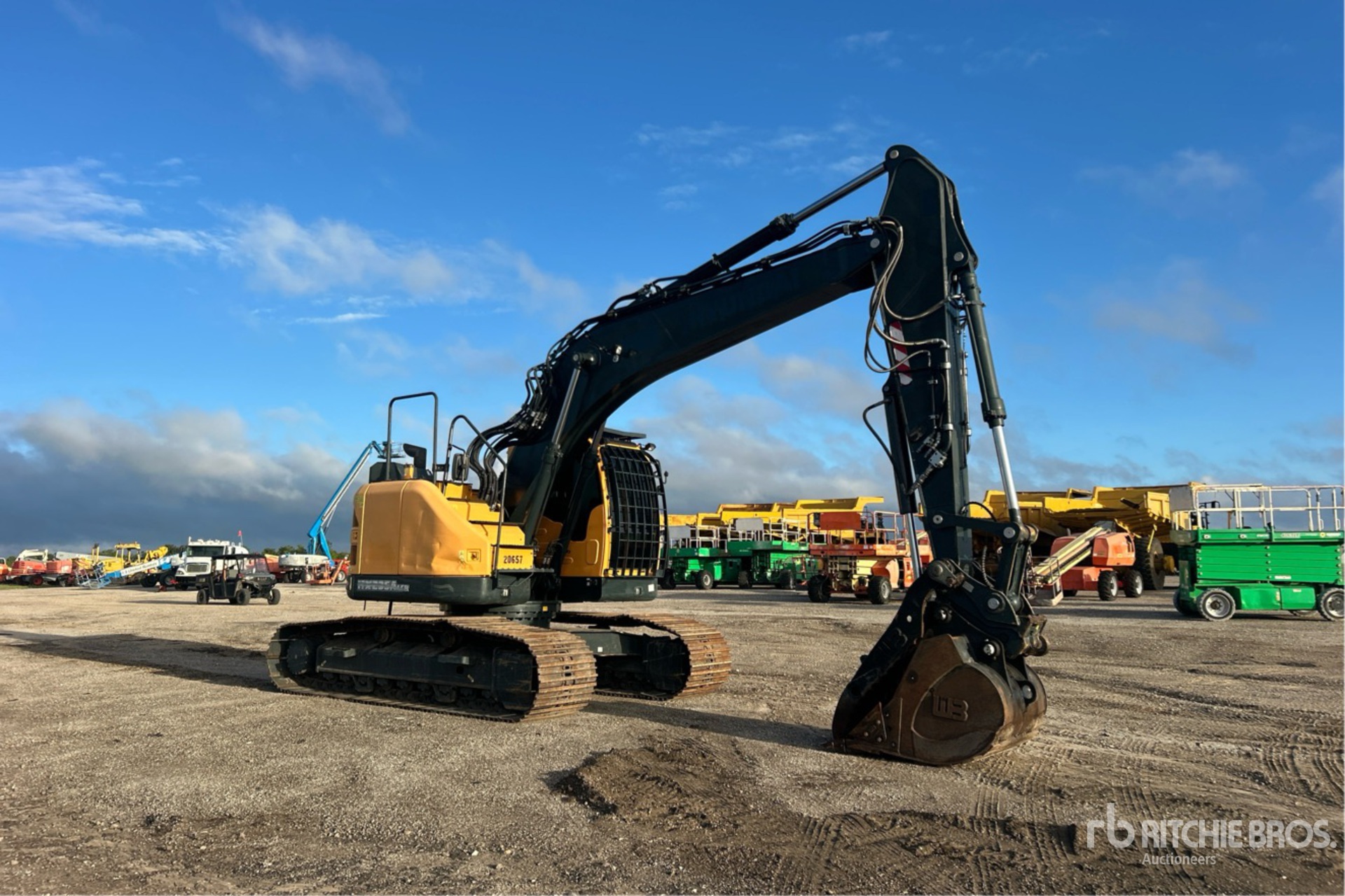 2023 Hyundai HX235A LCR