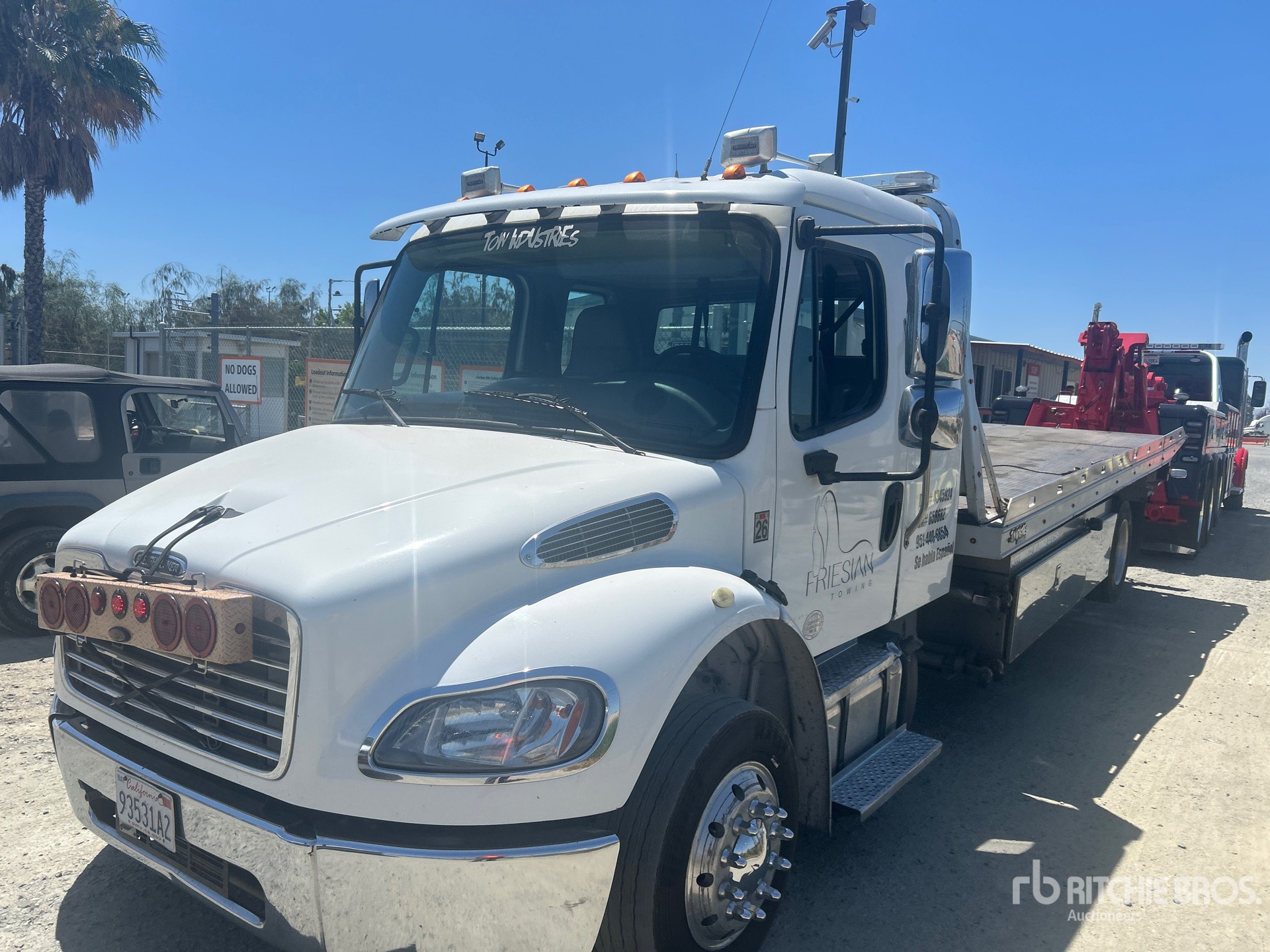 Photo of a 2016 Freightliner M2106
